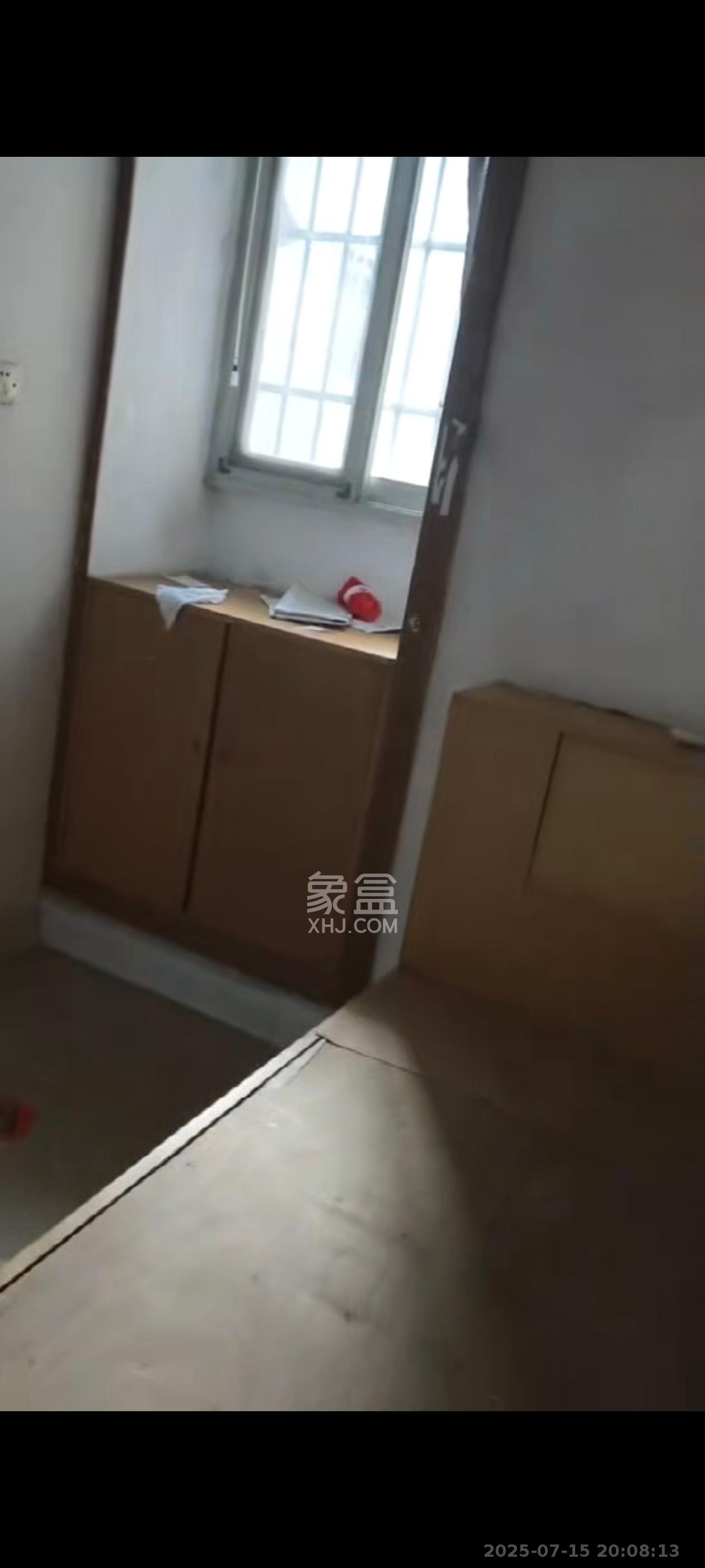 学院新村  3室2厅1卫   3900.00元/月室内图