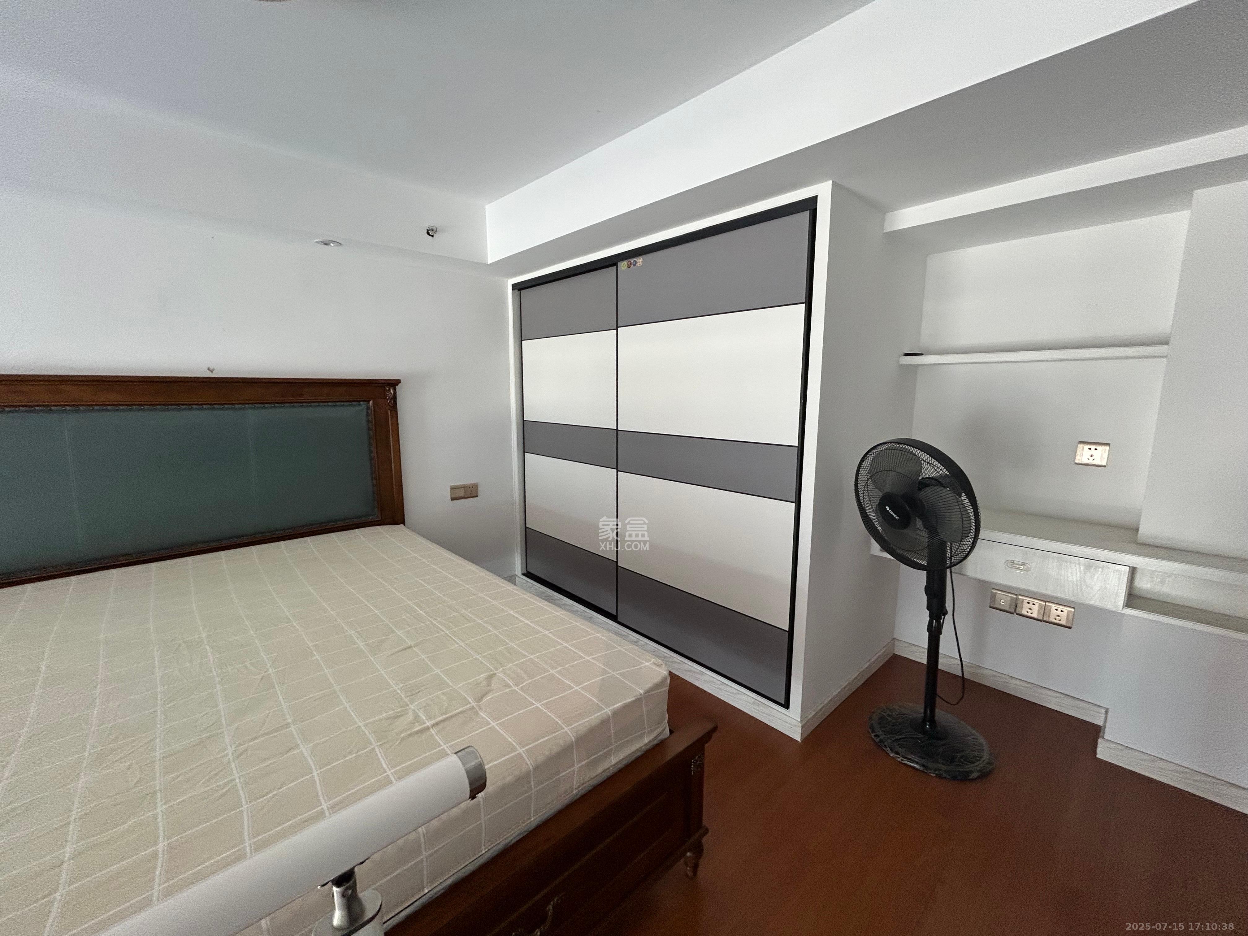 东盈商业广场(华泉城市广场) 1室1厅1卫 2000.0元/月 东盈商业广场(华泉城市广场) 1室1厅1卫 2000.0元/月室内图