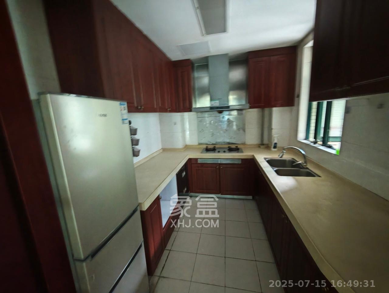 恒大城 3室2厅2卫 2500.0元/月 恒大城 3室2厅2卫 2500.0元/月室内图