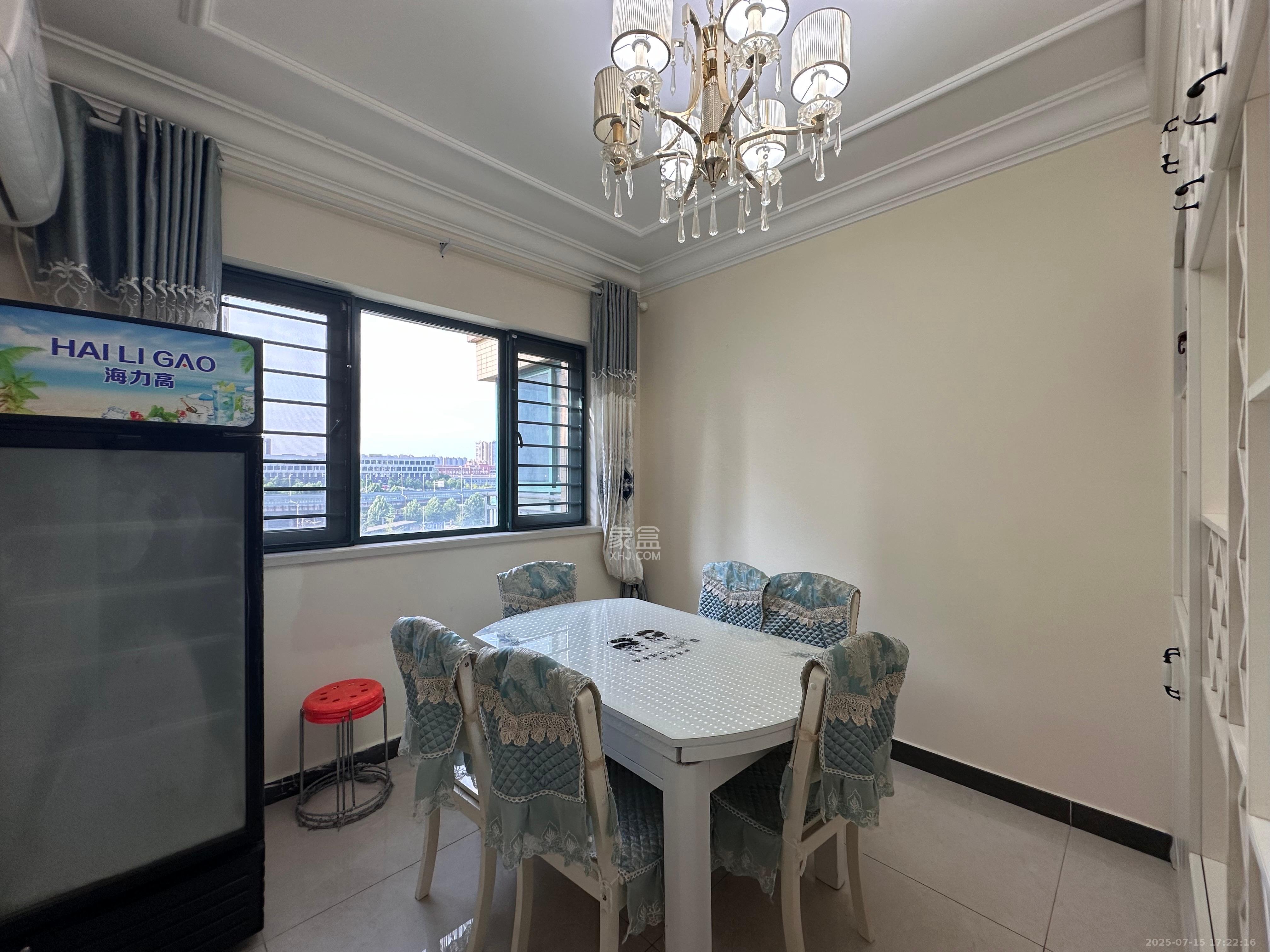 恒大雅苑 3室2厅2卫 3000.00元/月 恒大雅苑 3室2厅2卫 3000.00元/月室内图