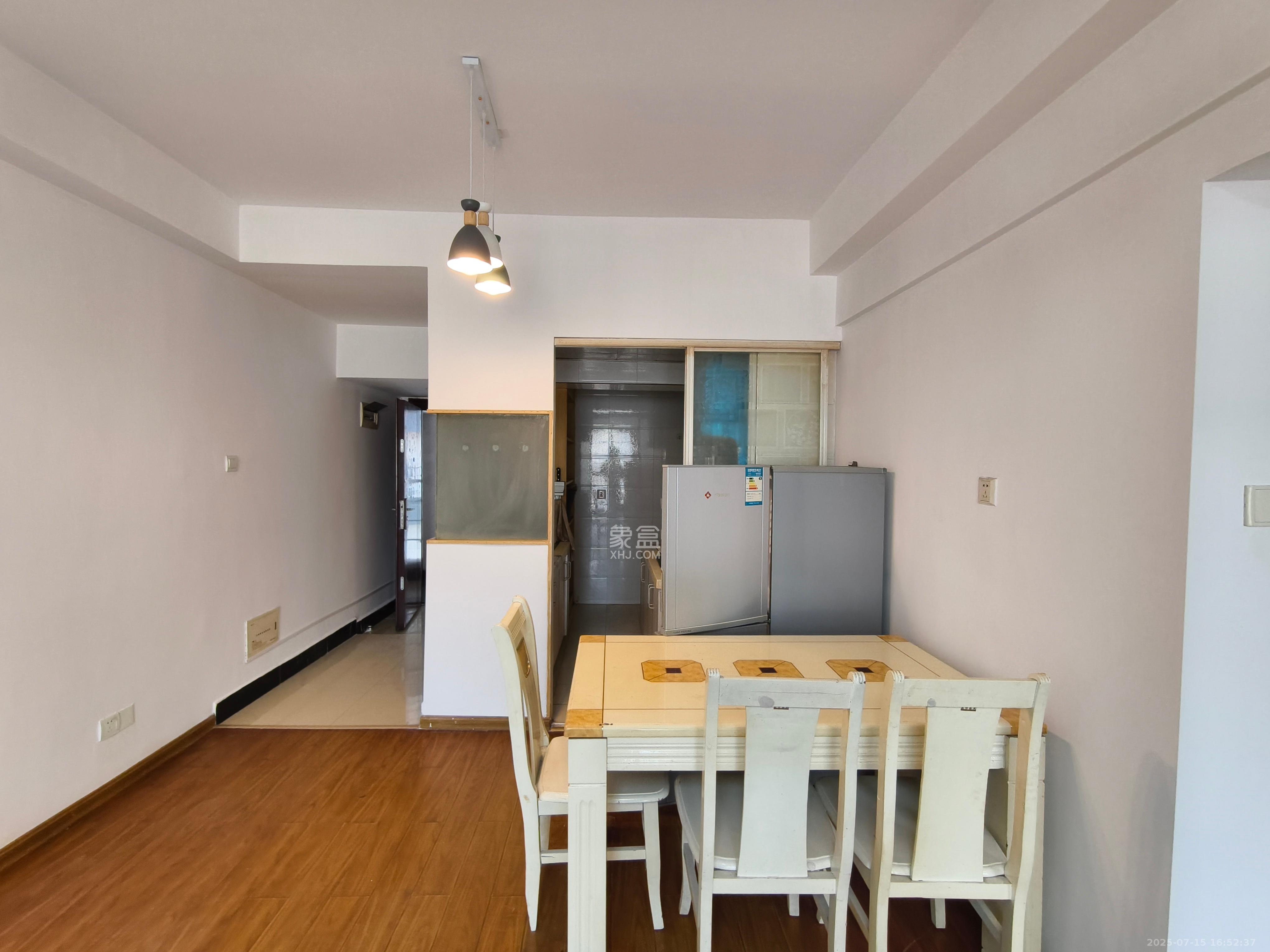 华天LOHO小镇 2室2厅1卫 1500.0元/月 华天LOHO小镇 2室2厅1卫 1500.0元/月室内图