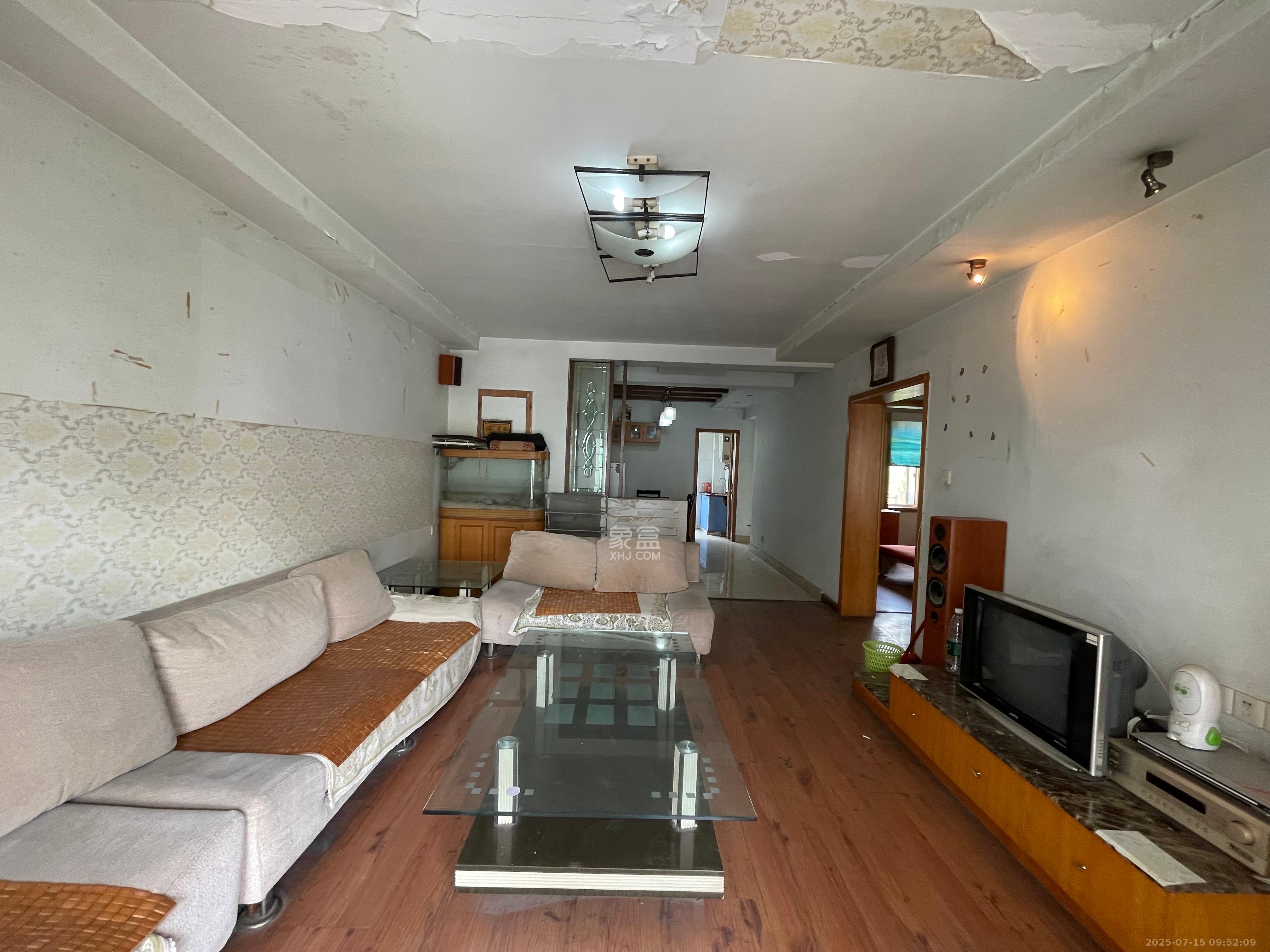 金帆小区 2室2厅1卫 1600.0元/月 金帆小区 2室2厅1卫 1600.0元/月室内图