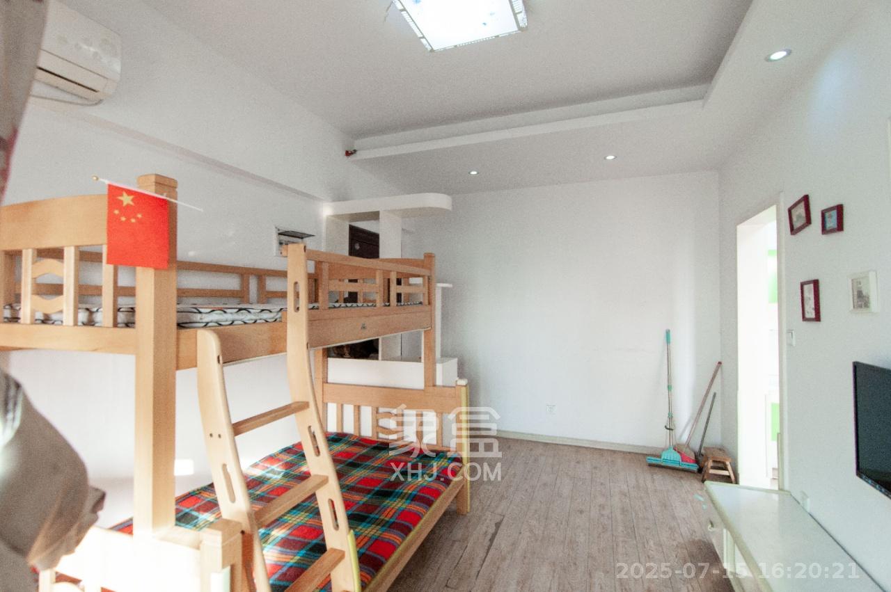 观湖公寓  1室1厅1卫    1800.0元/月室内图