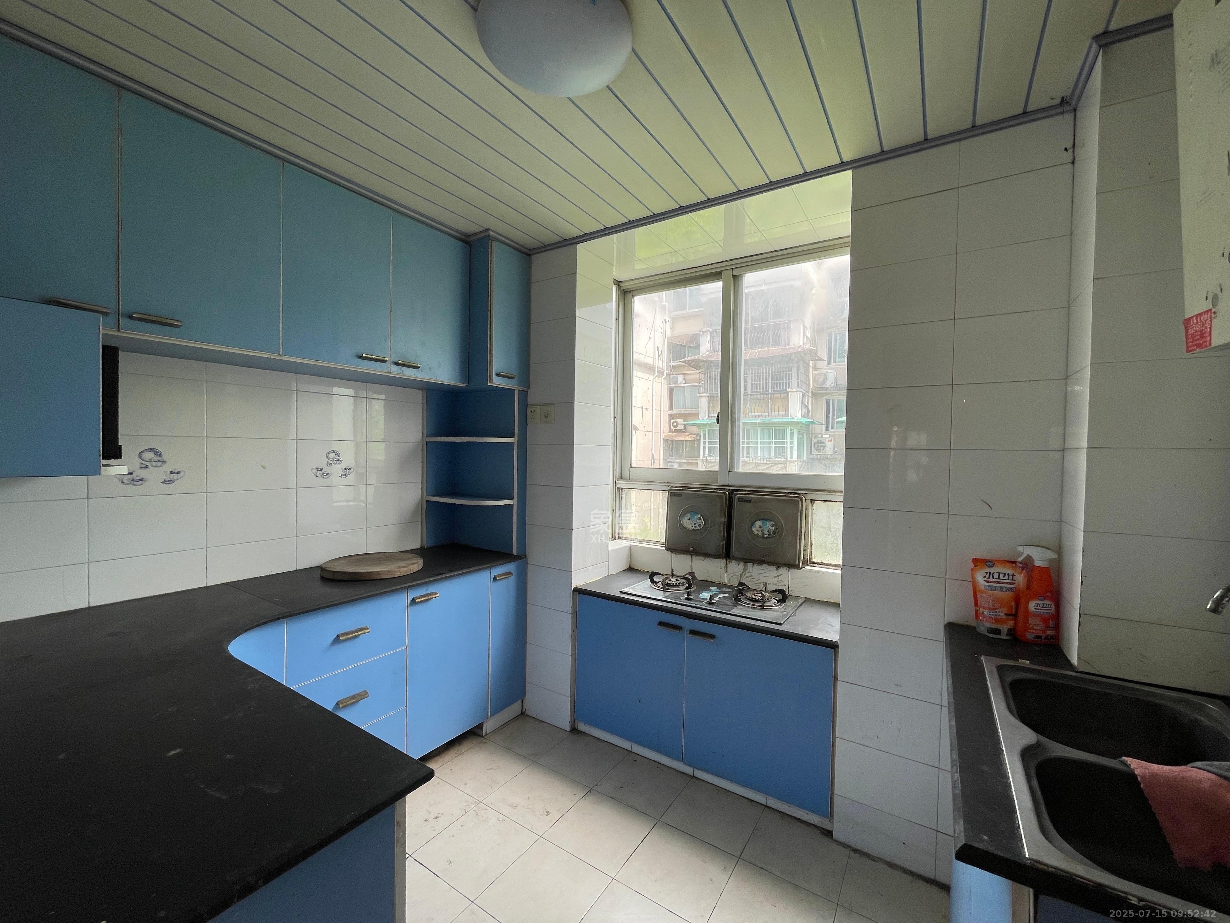 金帆小区 2室2厅1卫 1600.0元/月 金帆小区 2室2厅1卫 1600.0元/月室内图