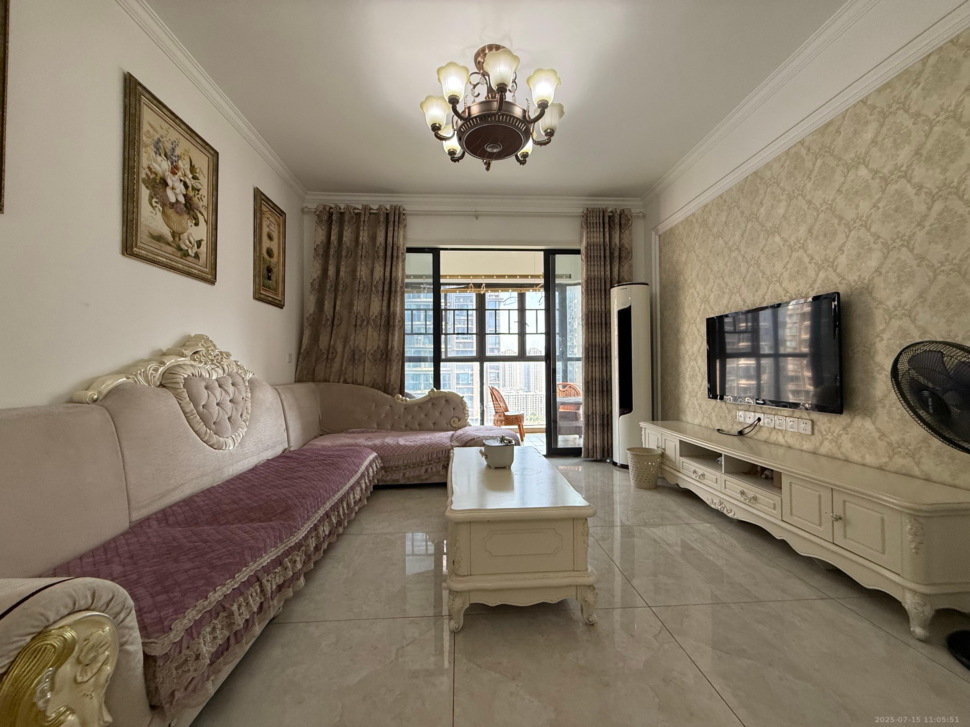 名家翡翠花园  3室2厅2卫    2500.0元/月 名家翡翠花园  3室2厅2卫    2500.0元/月室内图