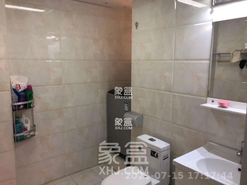 悦湖山  4室2厅2卫   2400.00元/月室内图