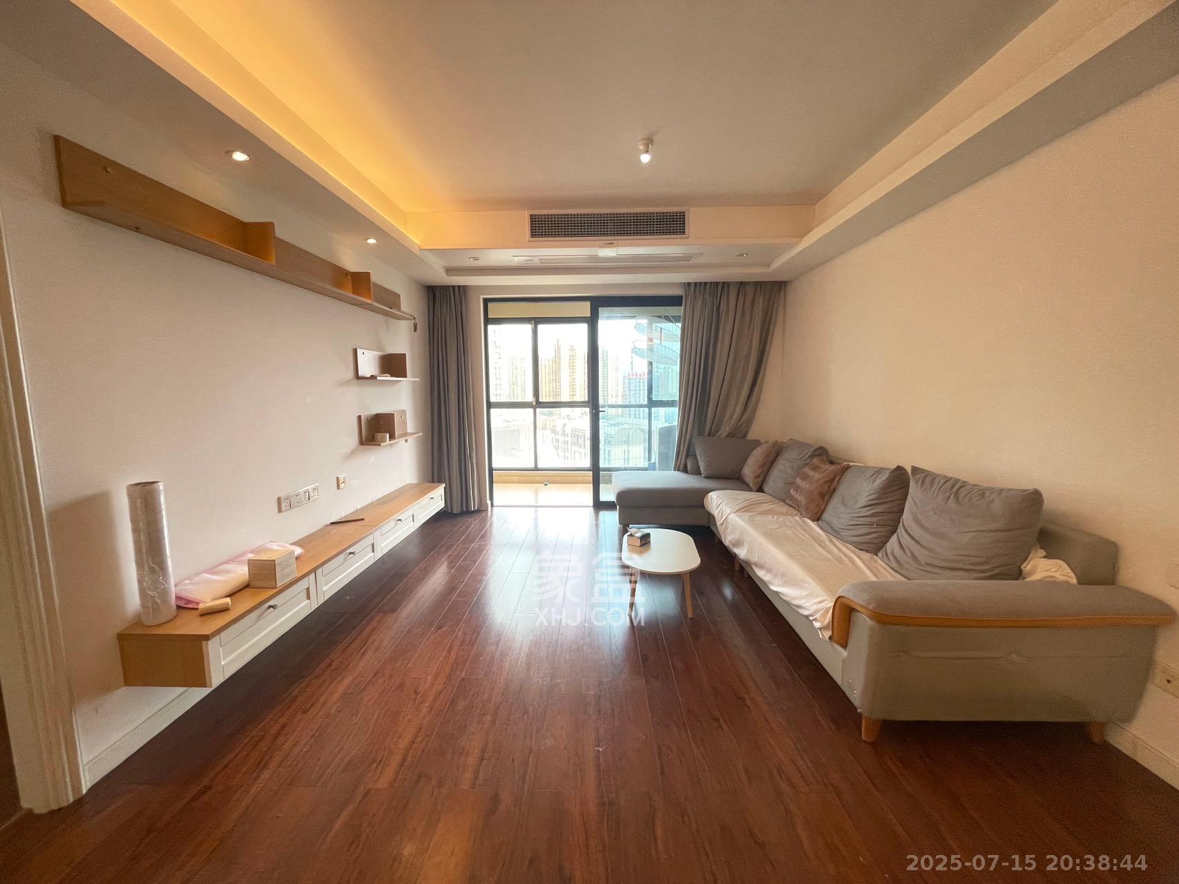 万科魅力之城观澜里 3室2厅2卫 3200.0元/月 万科魅力之城观澜里 3室2厅2卫 3200.0元/月室内图