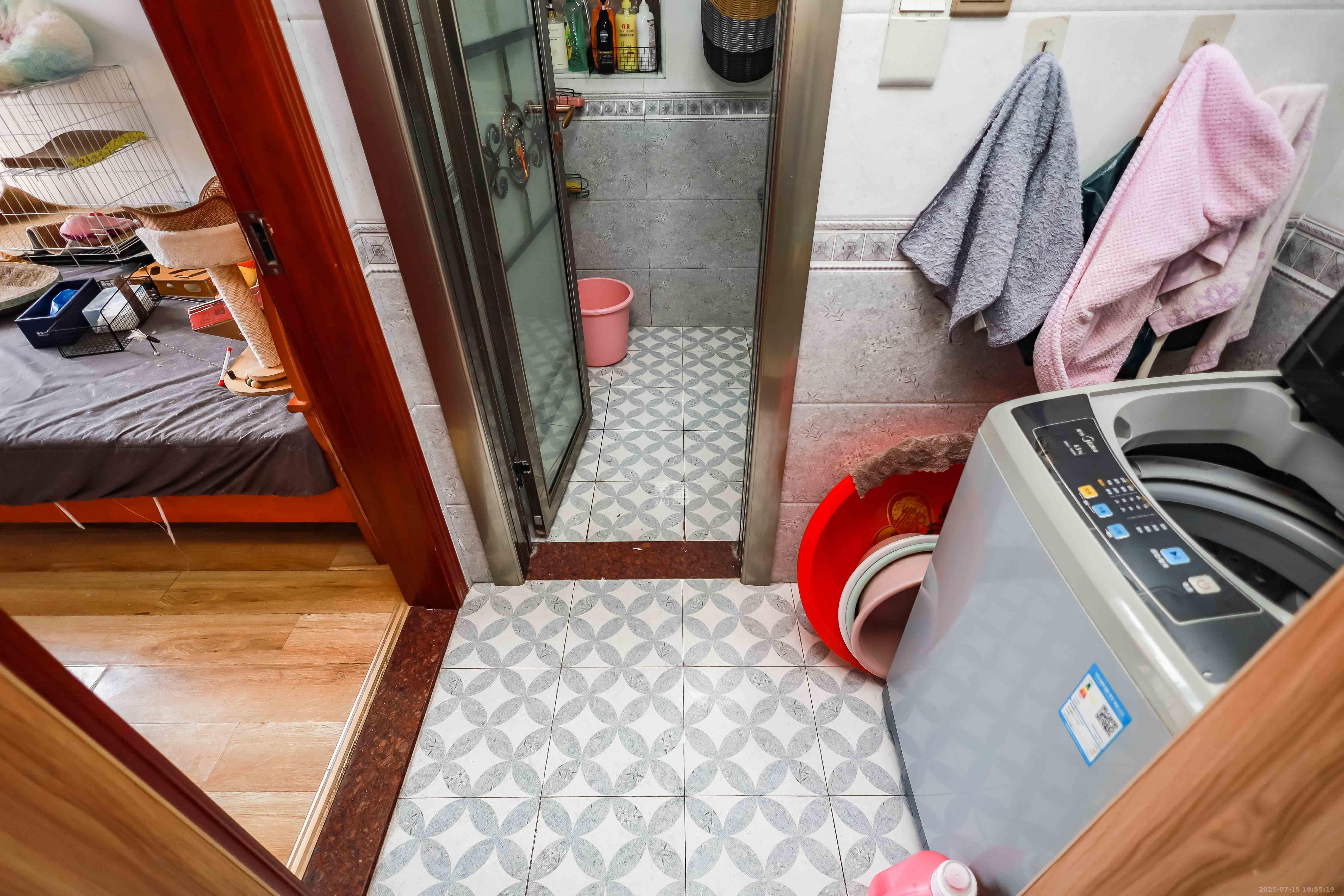 卓越蔚蓝海岸三期 3室2厅1卫 72.8万 卓越蔚蓝海岸三期 3室2厅1卫 72.8万卫生间