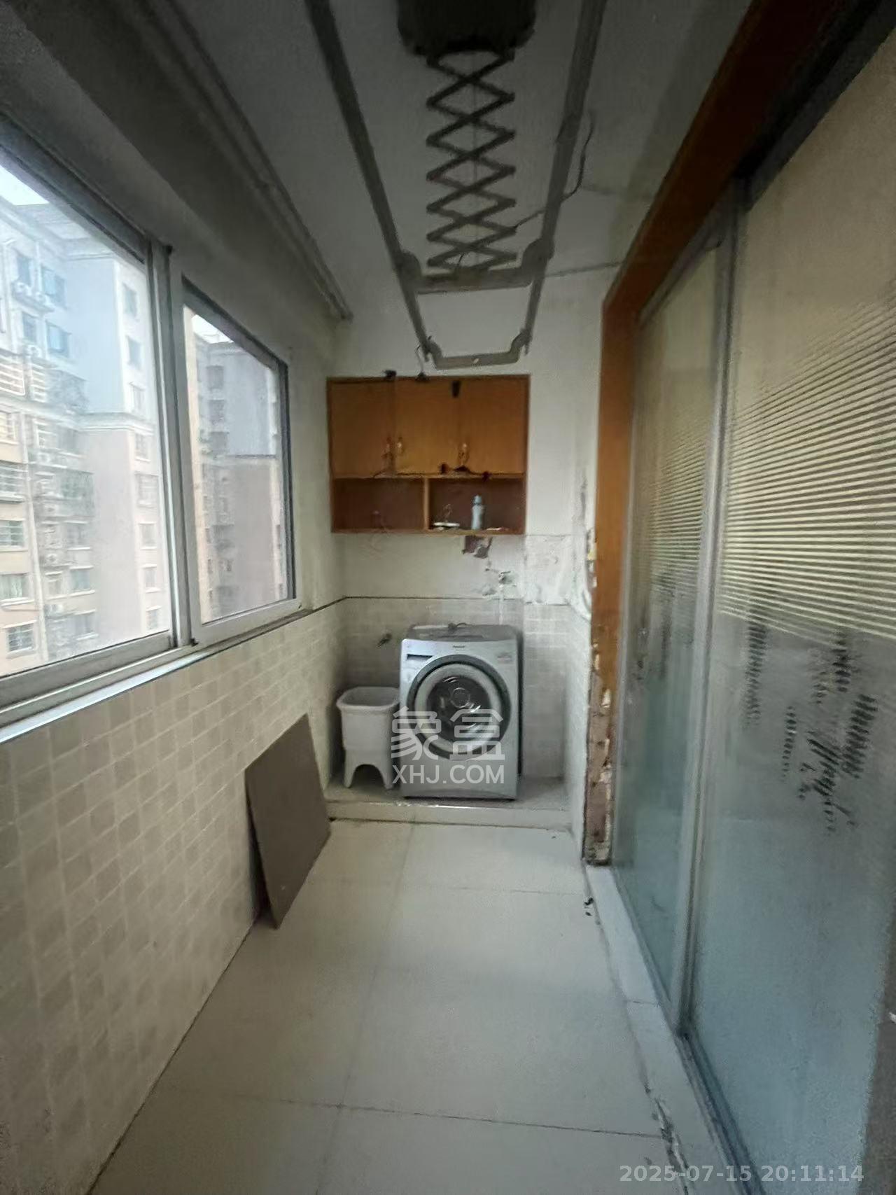 海利科院佳园  3室2厅1卫    2300.0元/月 海利科院佳园  3室2厅1卫    2300.0元/月室内图