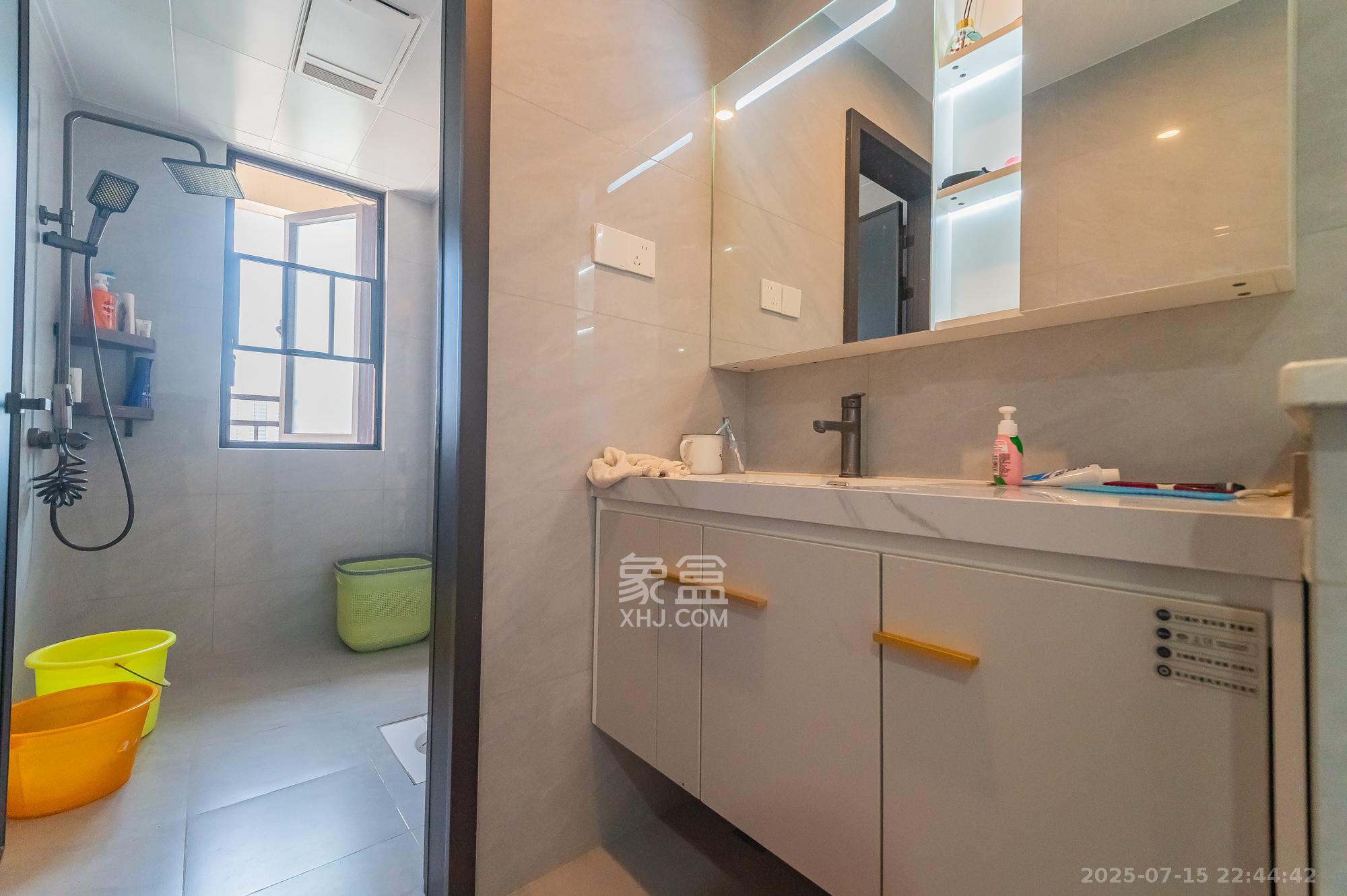 新城悦隽 3室2厅2卫 110.0万 新城悦隽 3室2厅2卫 110.0万卫生间