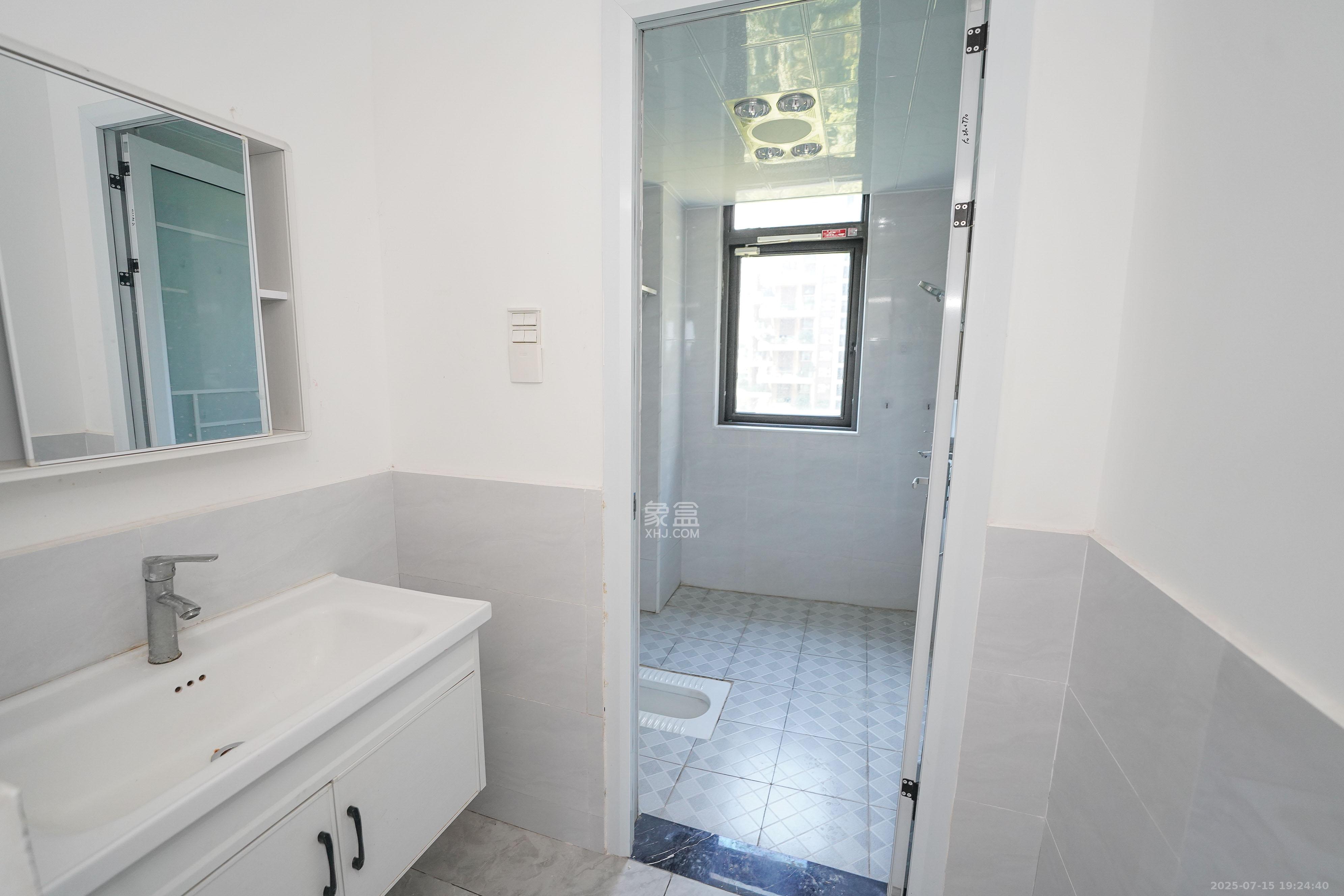 福天藏郡院子  4室2厅2卫    125.0万 福天藏郡院子  4室2厅2卫    125.0万卫生间