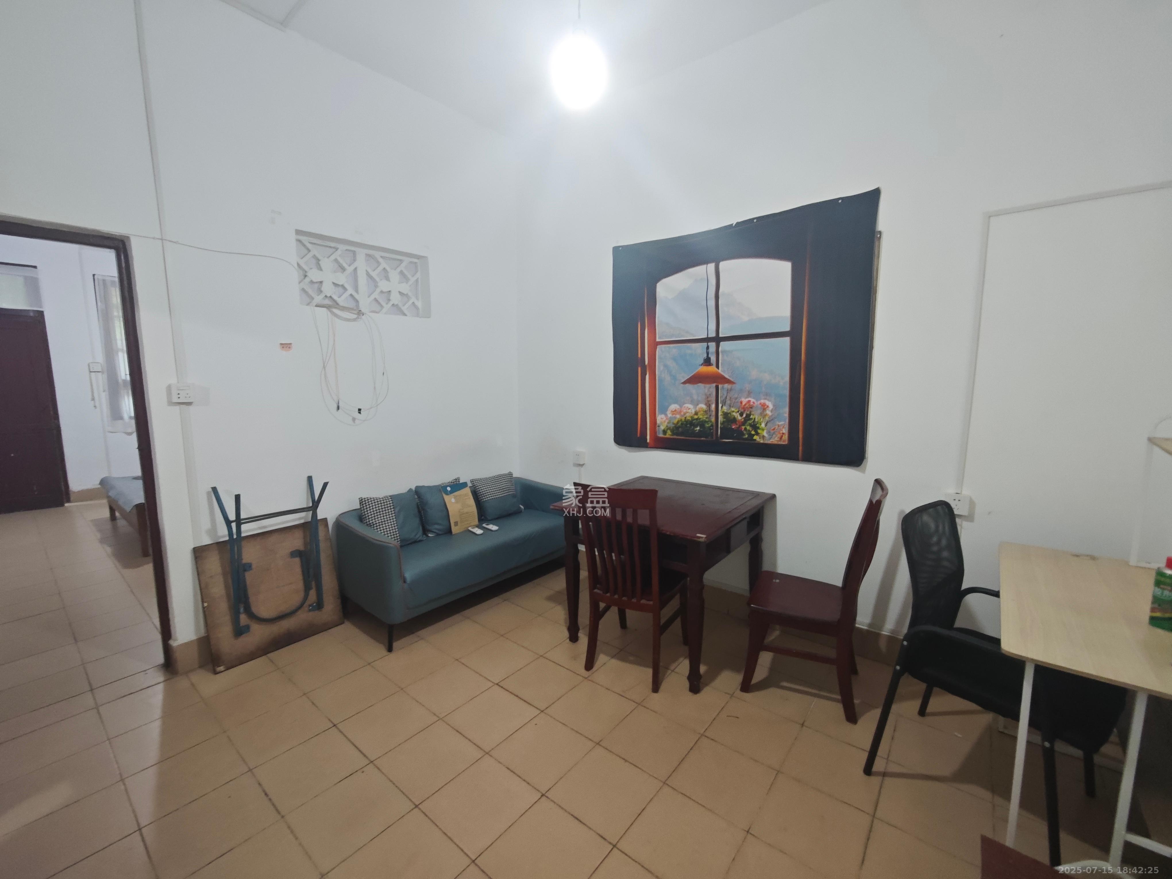 杏花园小区 2室1厅1卫 1300.0元/月 杏花园小区 2室1厅1卫 1300.0元/月室内图