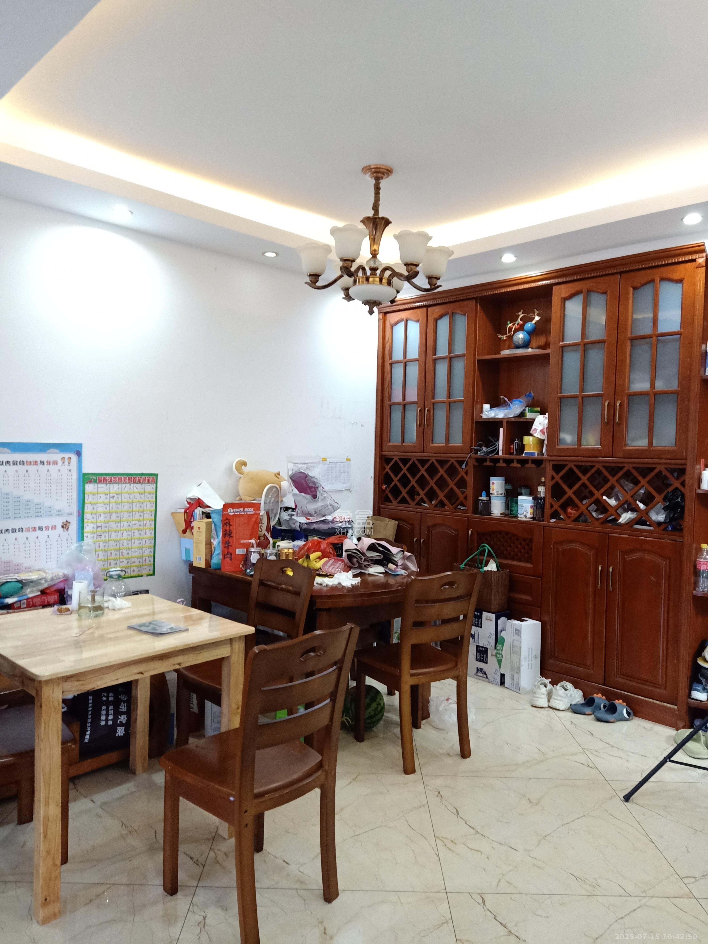 中信凯旋城(中信新城四期)  3室2厅2卫    2200.0元/月 中信凯旋城(中信新城四期)  3室2厅2卫    2200.0元/月室内图