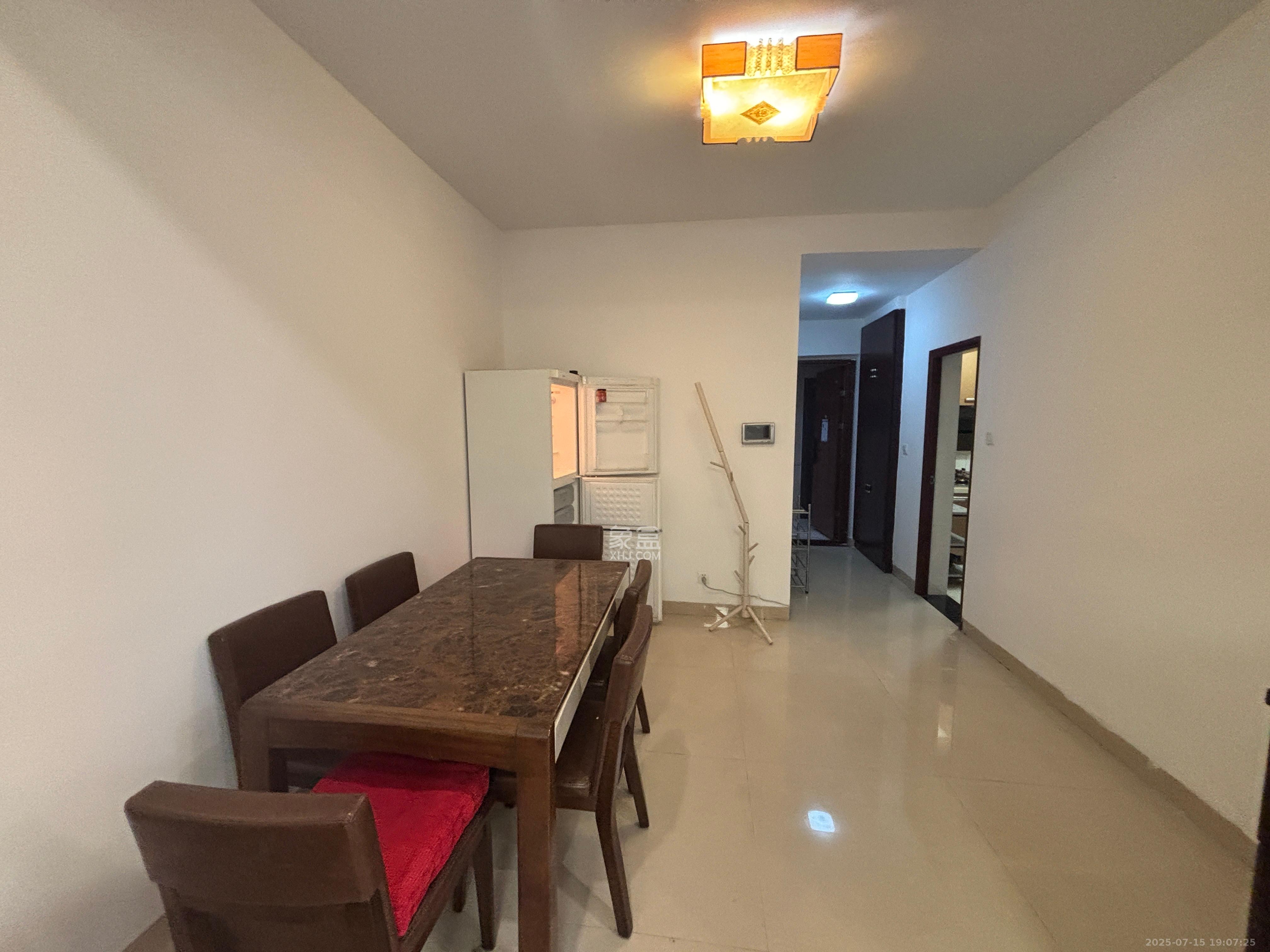 长盛岚庭 3室2厅1卫 1800.0元/月 长盛岚庭 3室2厅1卫 1800.0元/月室内图