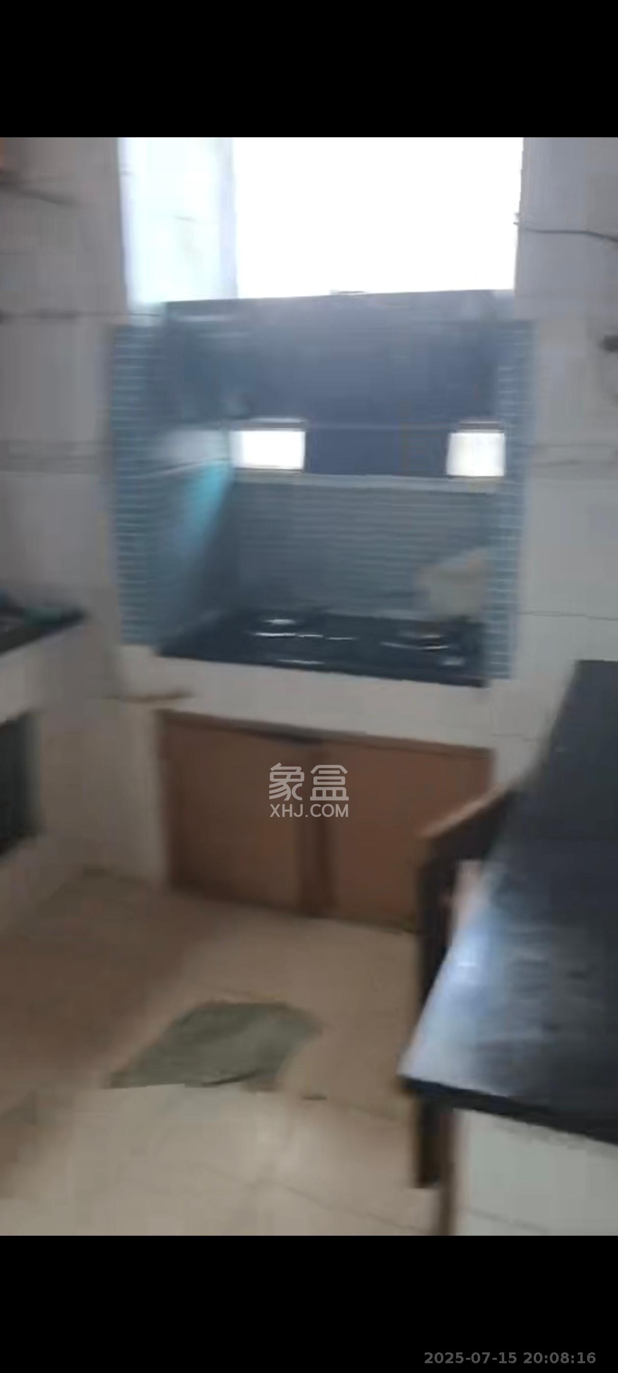 学院新村  3室2厅1卫   3900.00元/月室内图