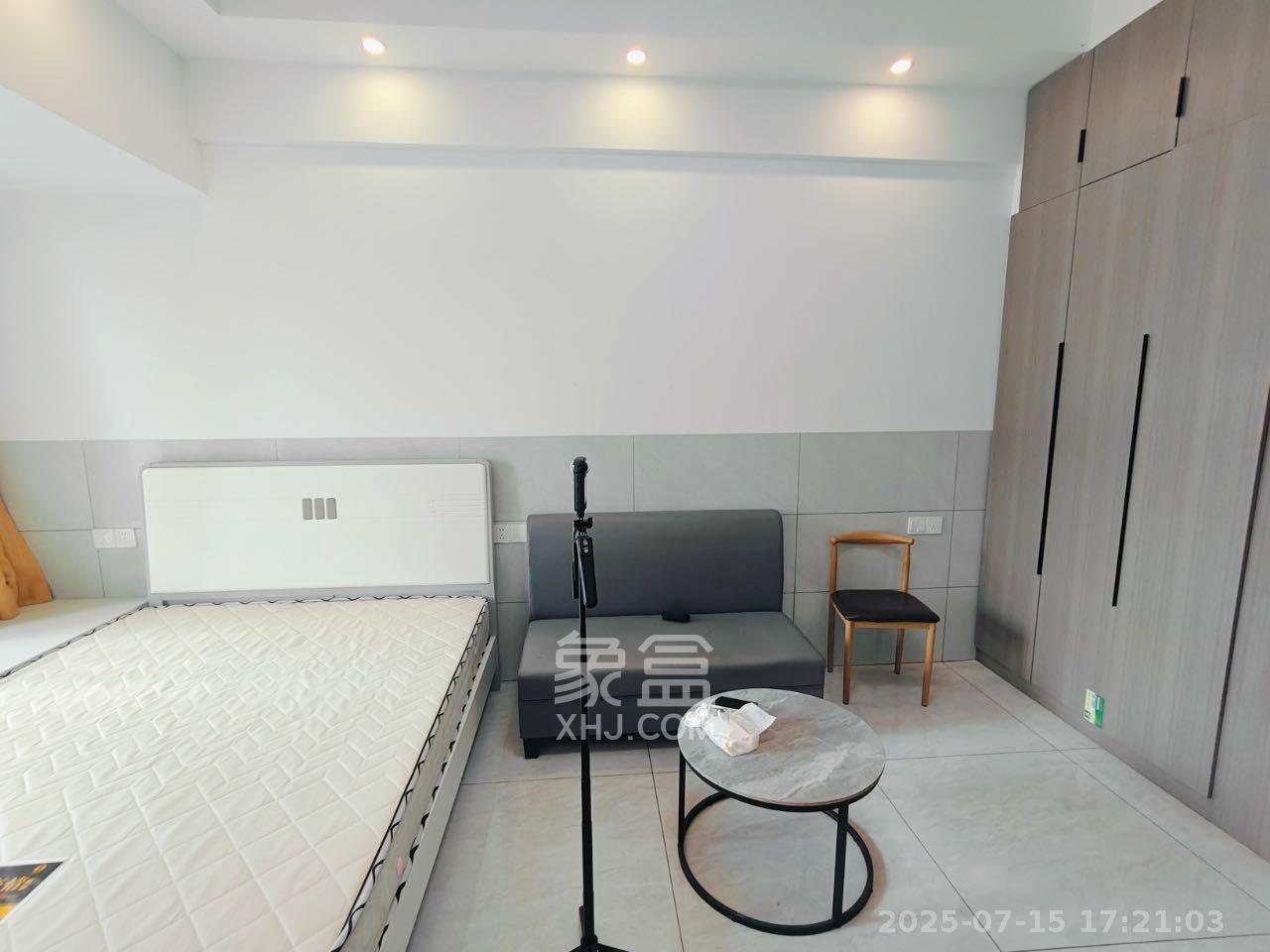 南山梅溪一方  1室1厅1卫   1800.00元/月室内图