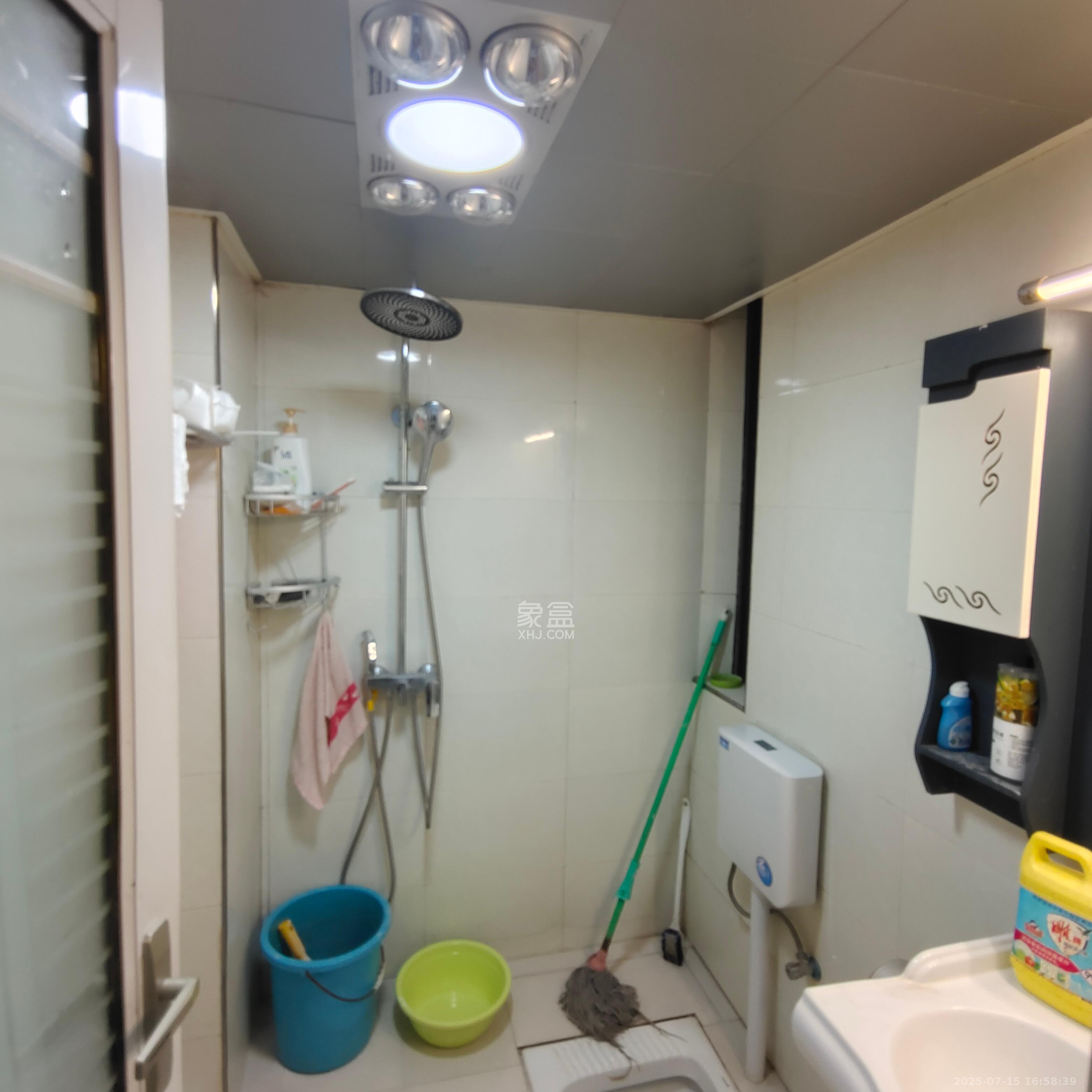 兴威帕克水岸  1室2厅1卫   2000.00元/月室内图