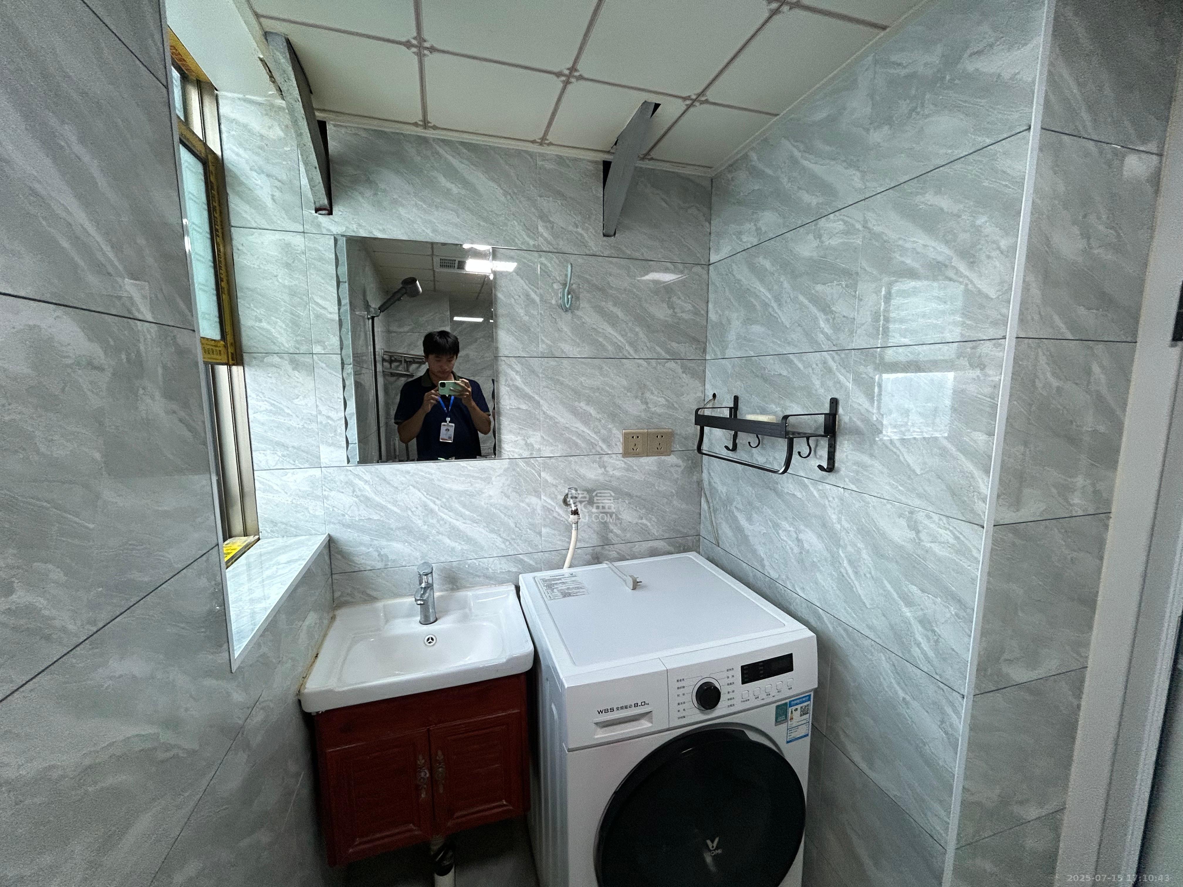 东盈商业广场(华泉城市广场) 1室1厅1卫 2000.0元/月 东盈商业广场(华泉城市广场) 1室1厅1卫 2000.0元/月室内图