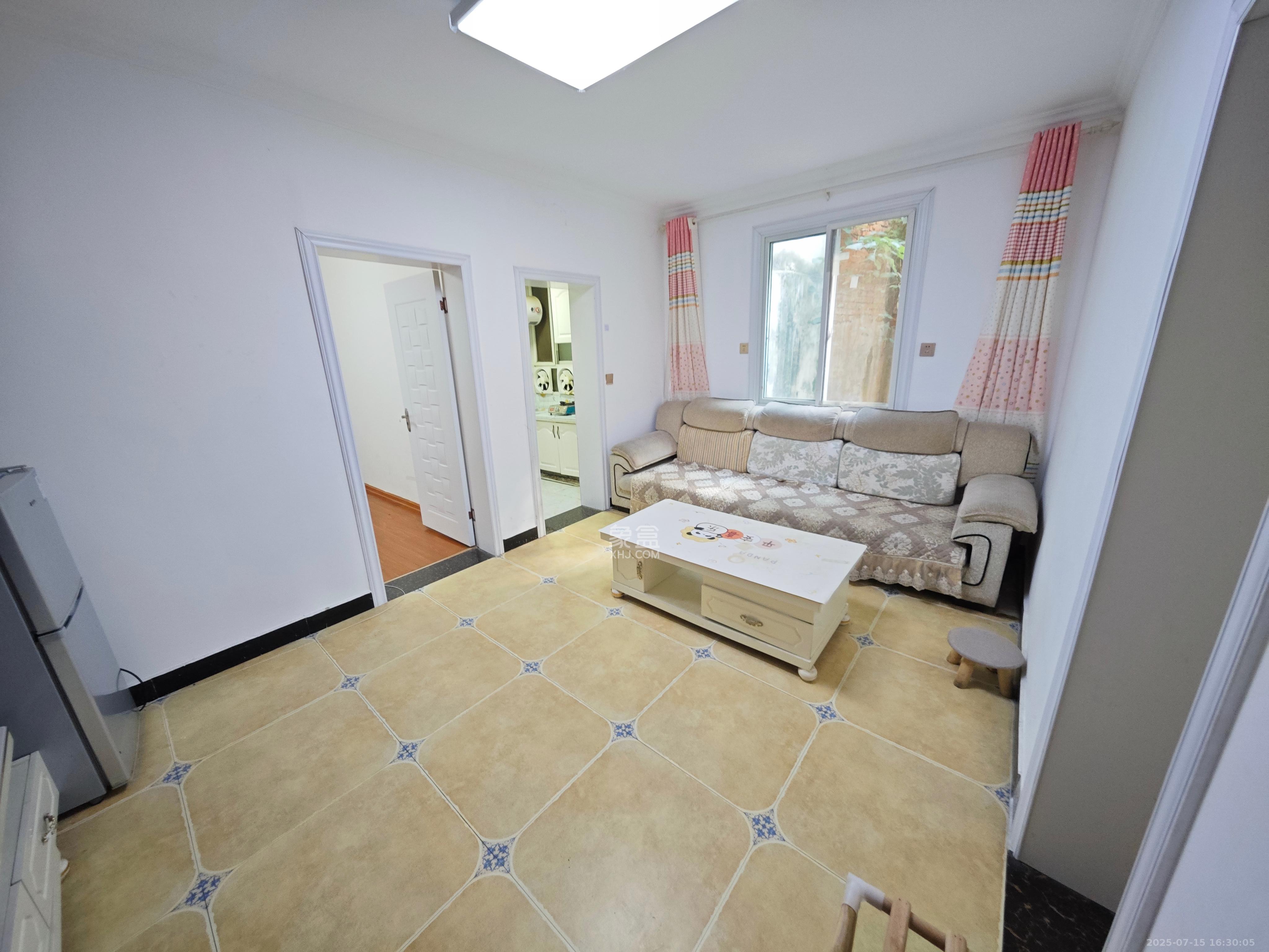 燕子窝菜园(燕子窝巷)  2室1厅1卫    2000.0元/月 燕子窝菜园(燕子窝巷)  2室1厅1卫    2000.0元/月