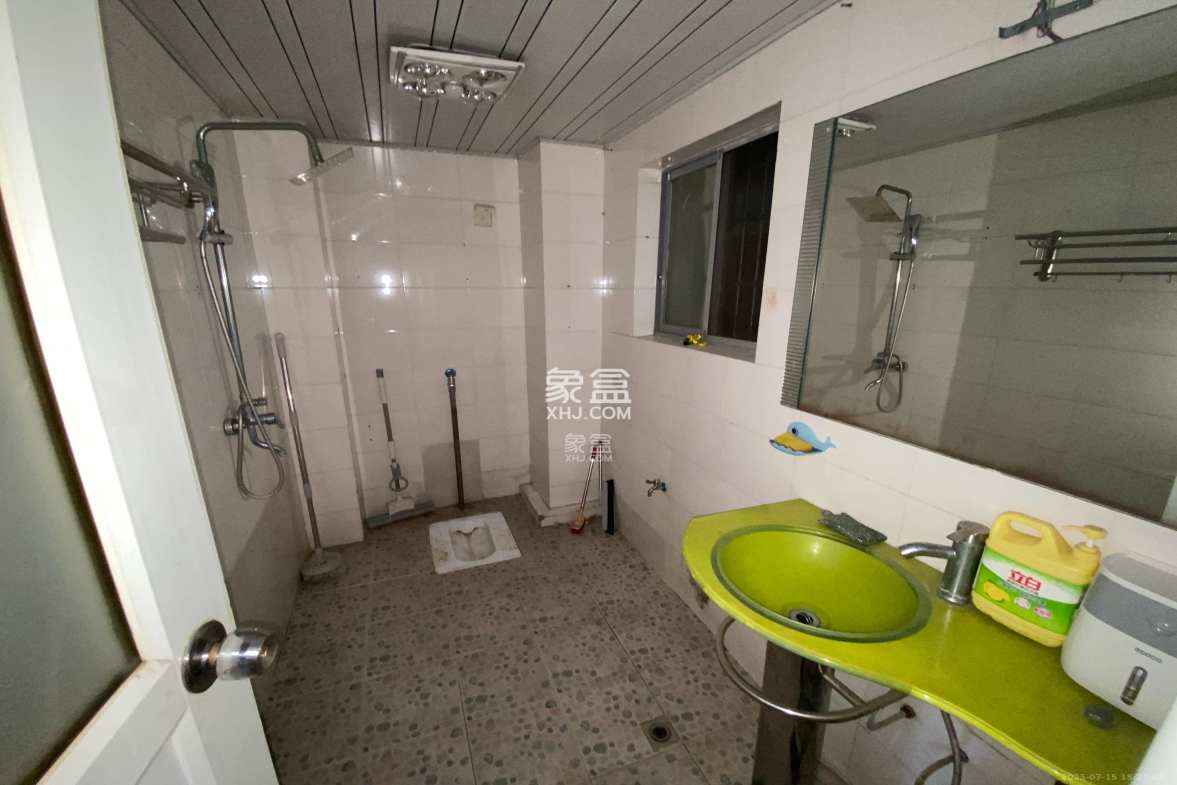 兴威新嘉园 1室1厅1卫 2500.0元/月 兴威新嘉园 1室1厅1卫 2500.0元/月室内图