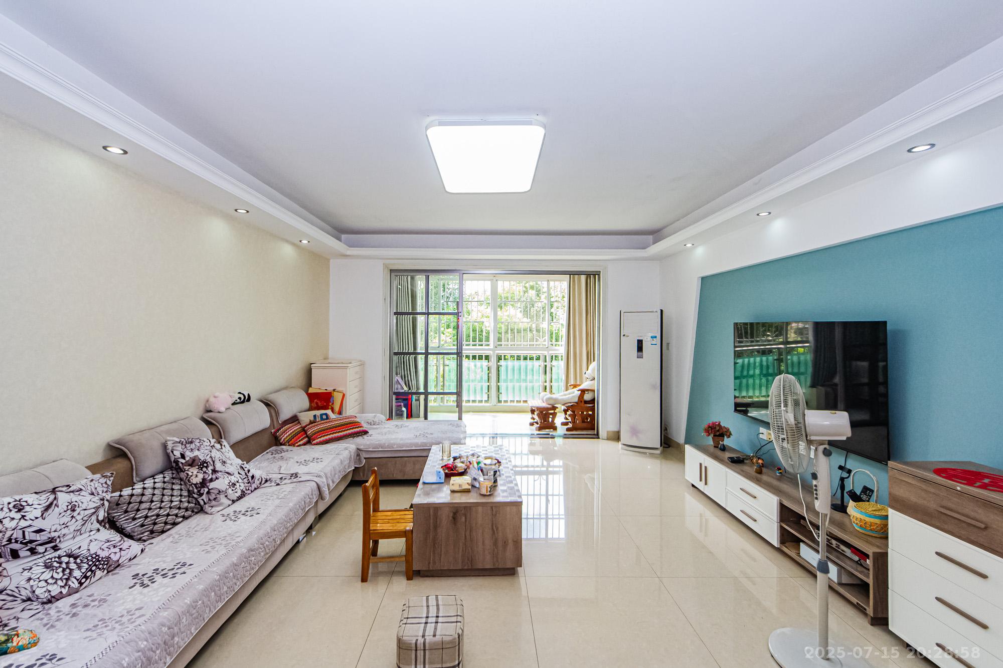 江临天下 4室2厅2卫 118.0万 江临天下 4室2厅2卫 118.0万客厅