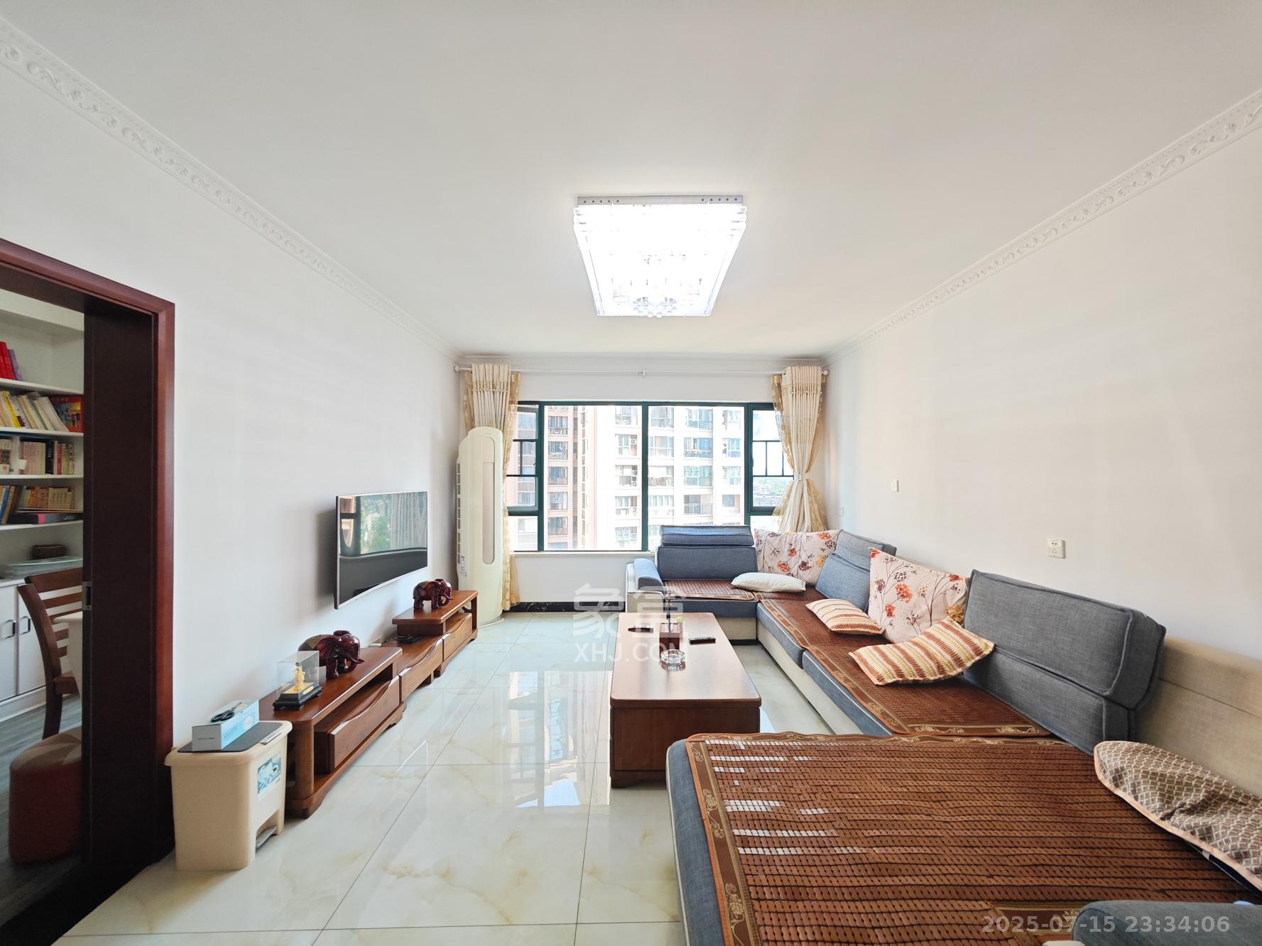 博长山水香颐 4室2厅2卫 96.8万 博长山水香颐 4室2厅2卫 96.8万客厅