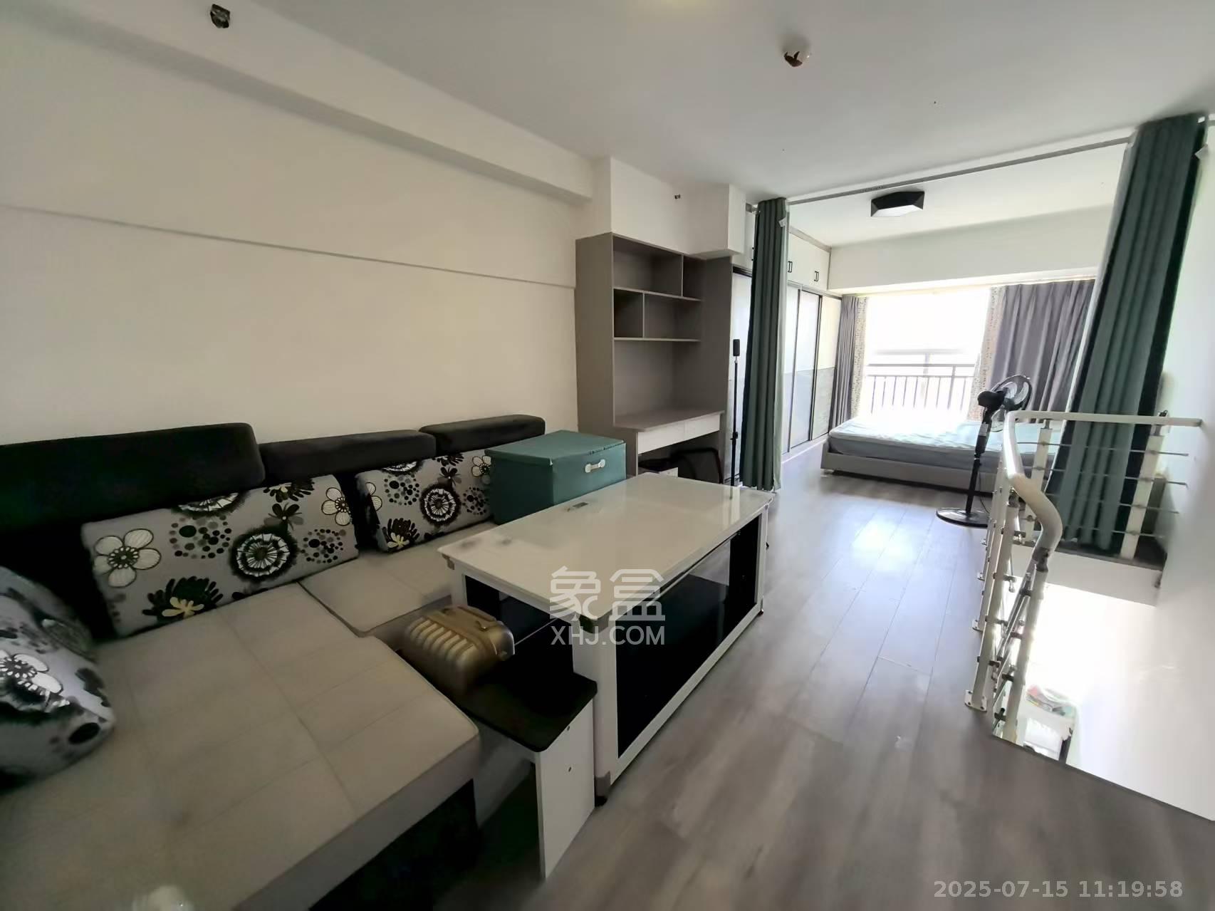 金色loft(鑫秋大厦)  1室1厅1卫    1800.0元/月 金色loft(鑫秋大厦)  1室1厅1卫    1800.0元/月室内图