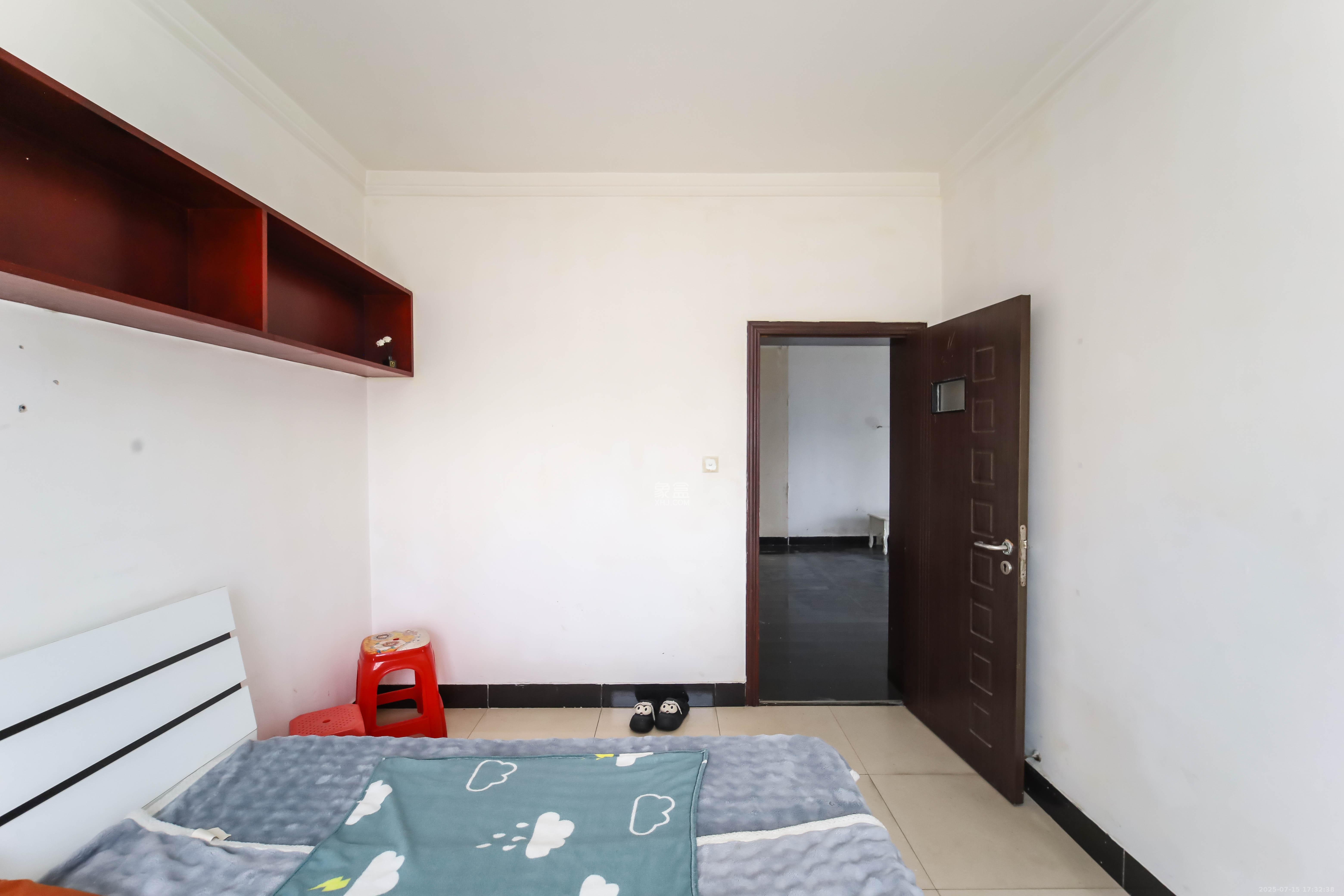 左岸右岸 3室2厅2卫 78.80万 左岸右岸 3室2厅2卫 78.80万卧室