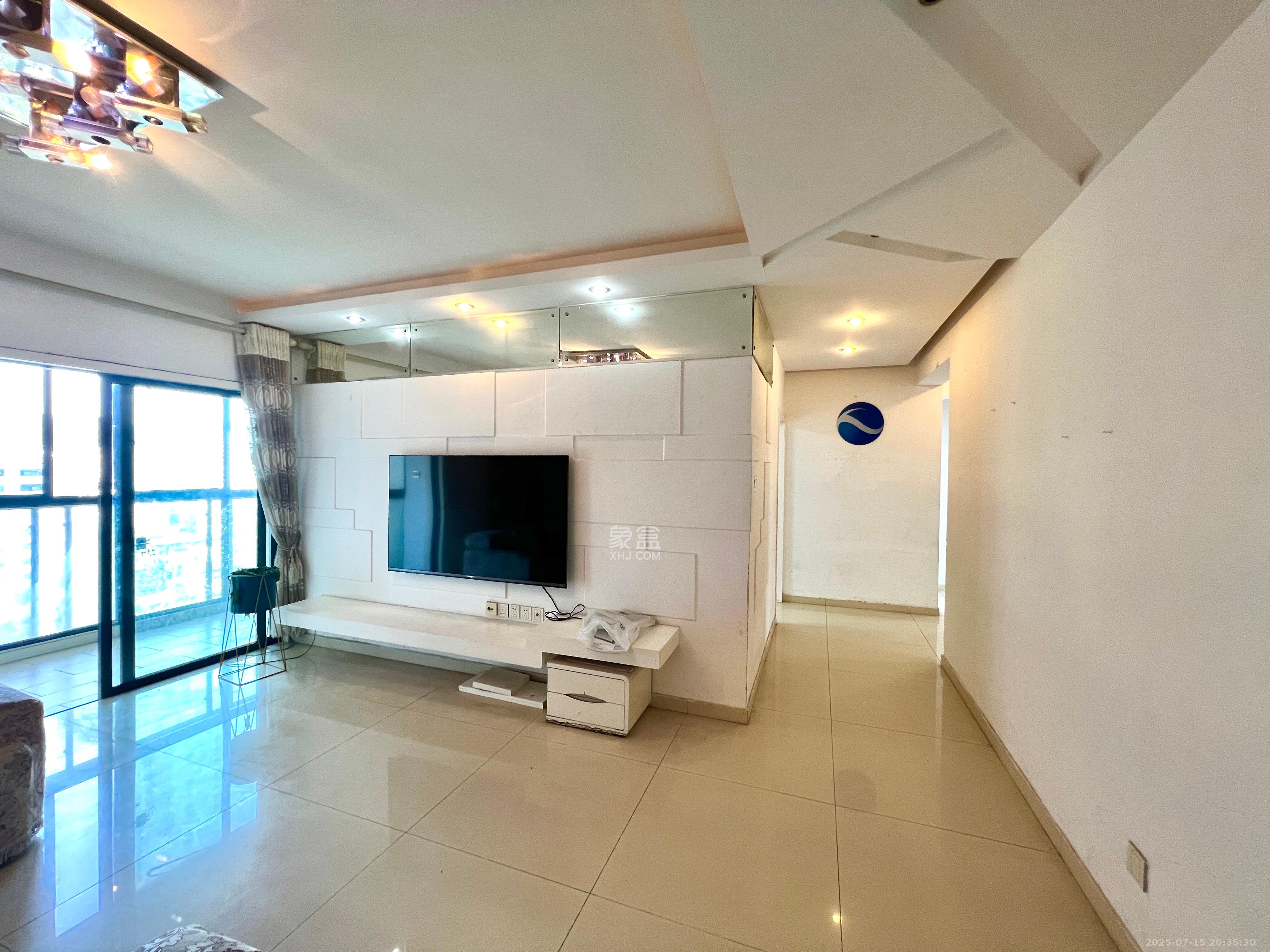 三万英尺 4室1厅2卫 4000.0元/月 三万英尺 4室1厅2卫 4000.0元/月室内图