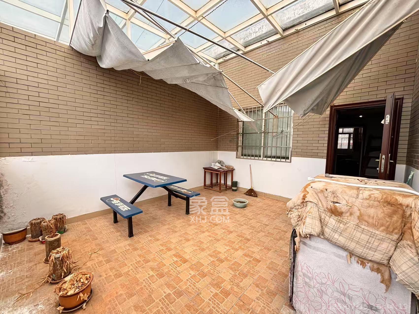 东城名苑 3室2厅2卫 2000.0元/月 东城名苑 3室2厅2卫 2000.0元/月室内图