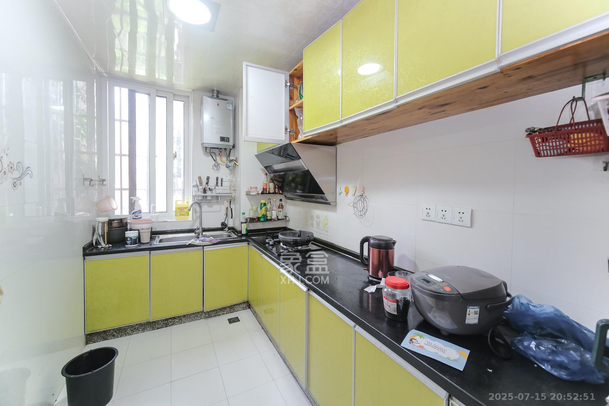 山水湾  2室2厅1卫    49.8万厨房