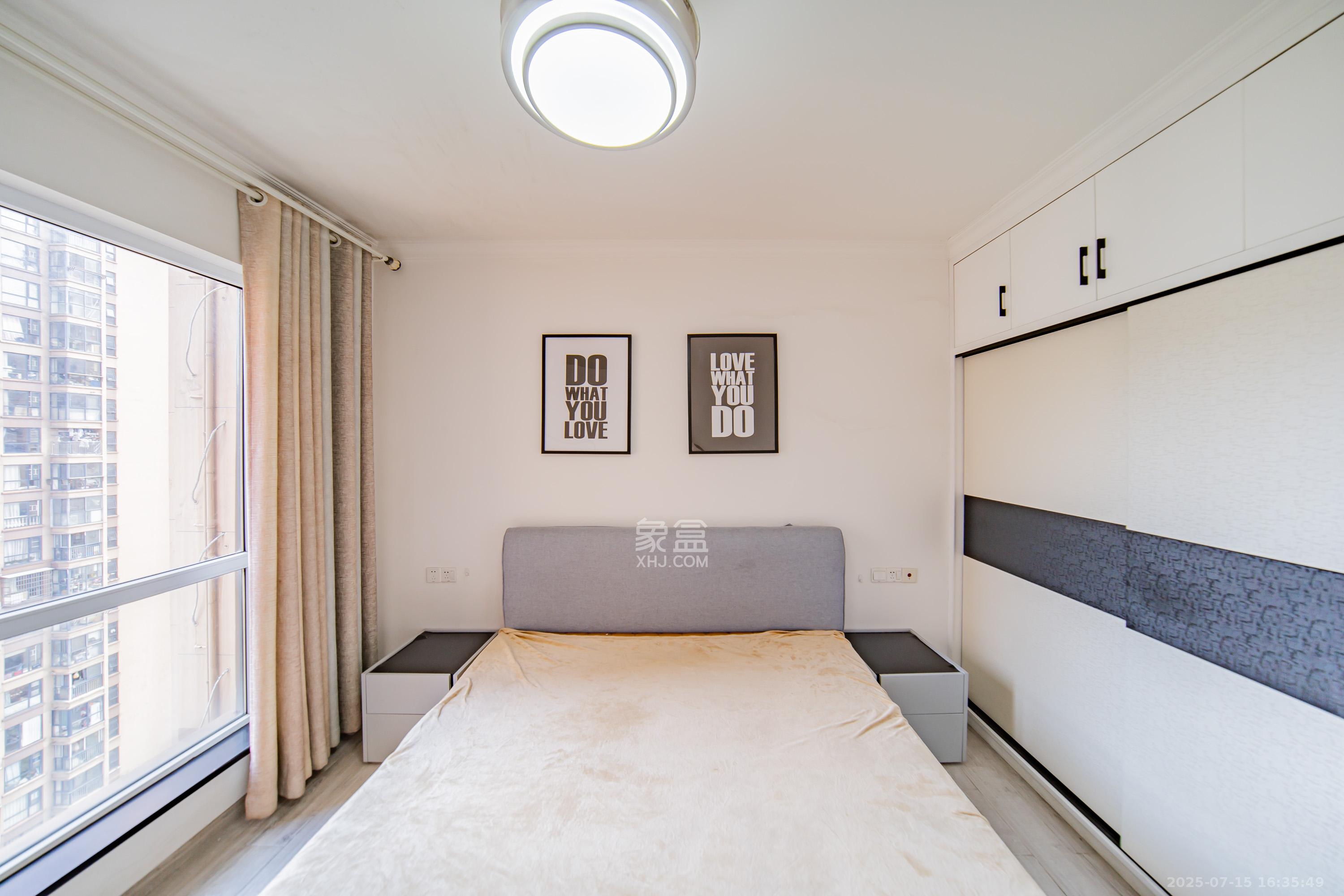 COCO蜜城  3室2厅1卫    75.8万卧室