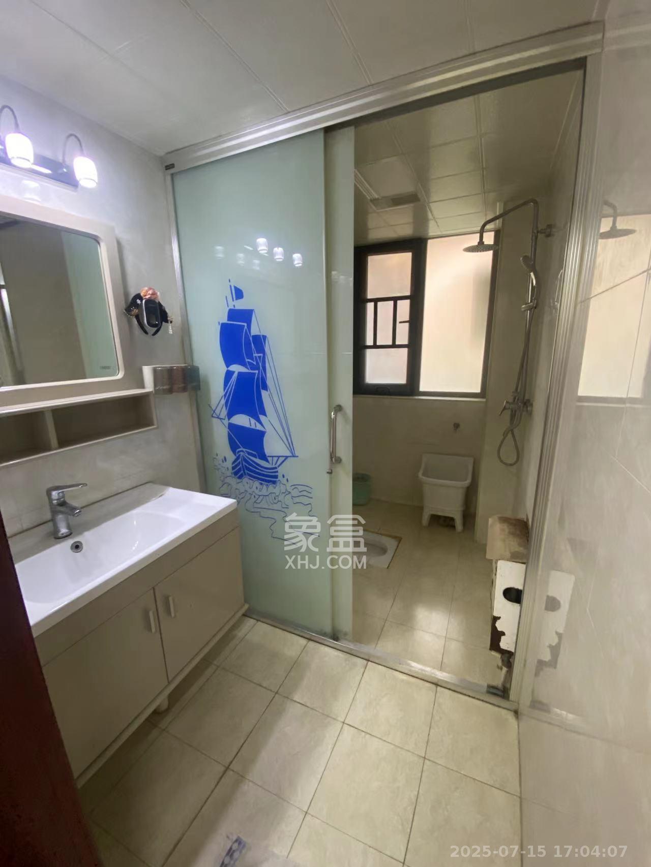 怡海星城 3室2厅2卫 2200.0元/月 怡海星城 3室2厅2卫 2200.0元/月室内图