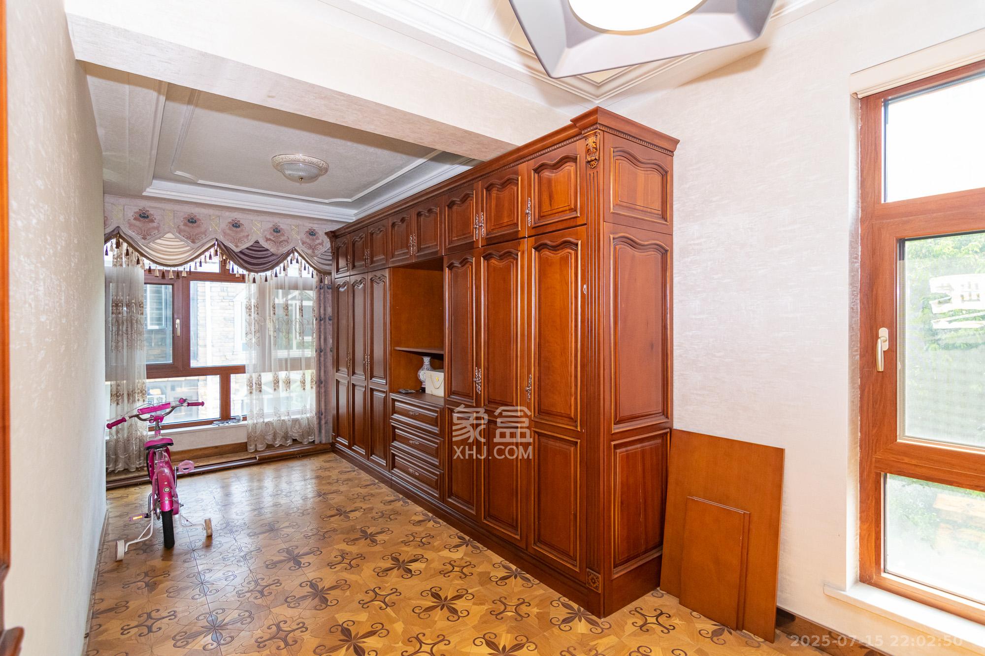 中新森林海 8室2厅3卫 220.0万 中新森林海 8室2厅3卫 220.0万其他