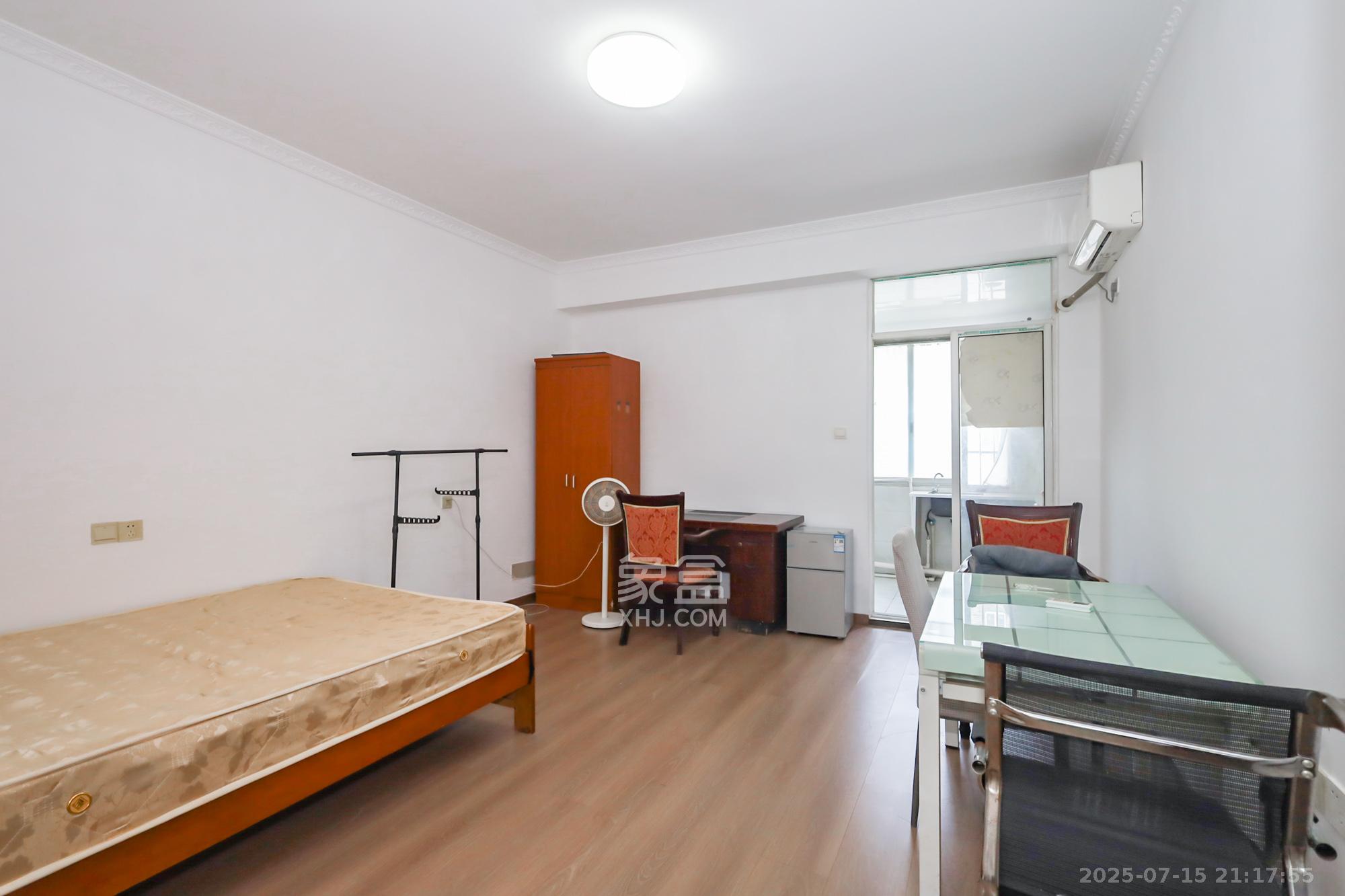 英才园商贸楼 3室1厅2卫 68.0万 英才园商贸楼 3室1厅2卫 68.0万卧室