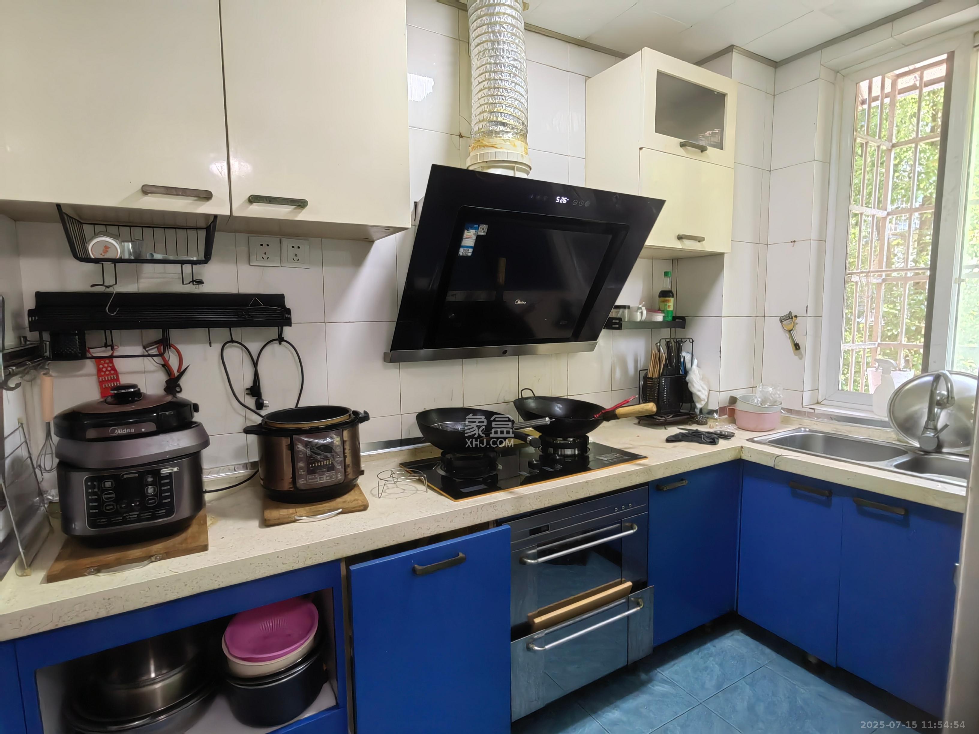 新桥小区 3室2厅1卫 2200.0元/月 新桥小区 3室2厅1卫 2200.0元/月室内图