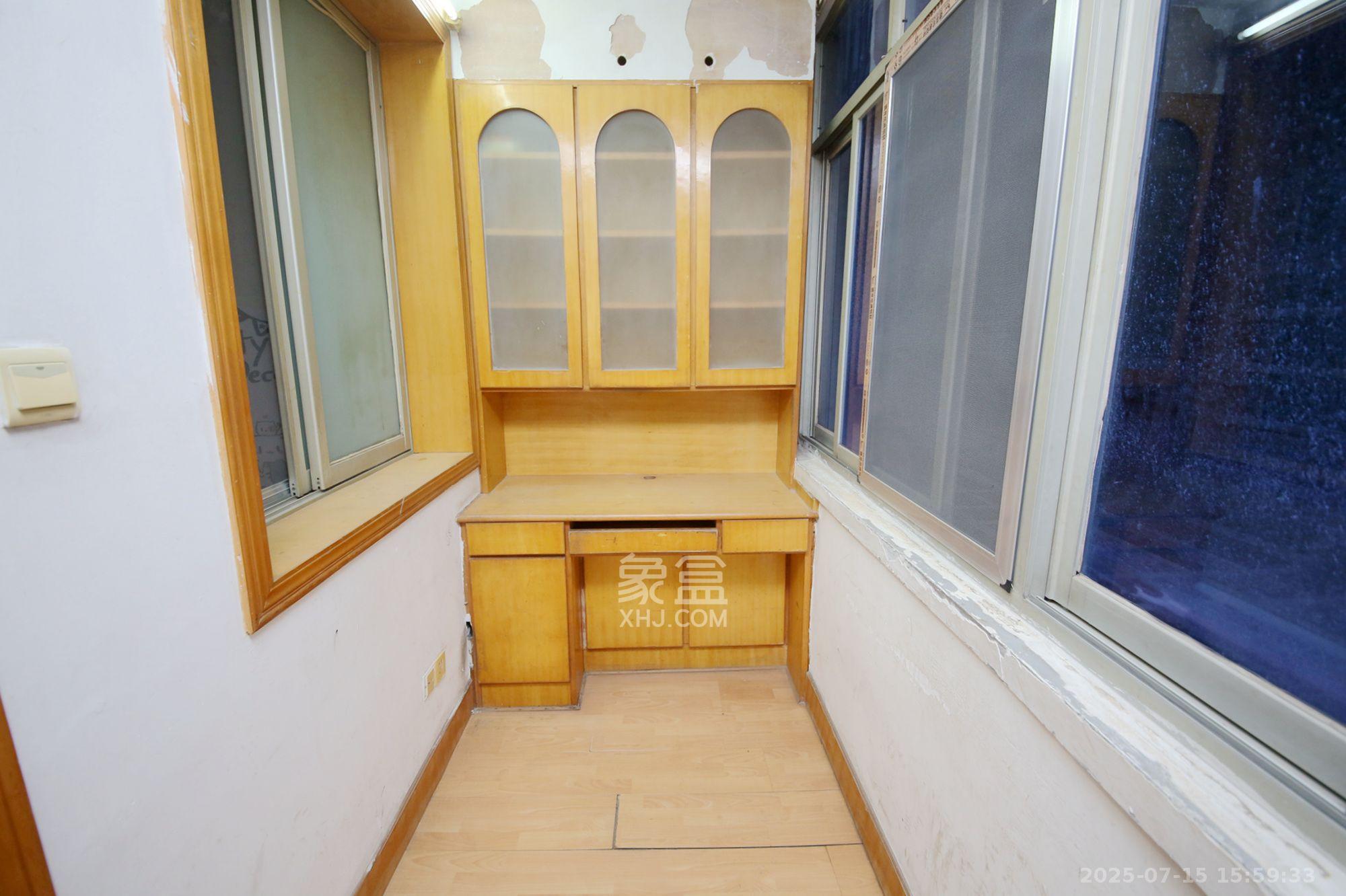 燕山街社区  2室1厅1卫   1600.00元/月室内图