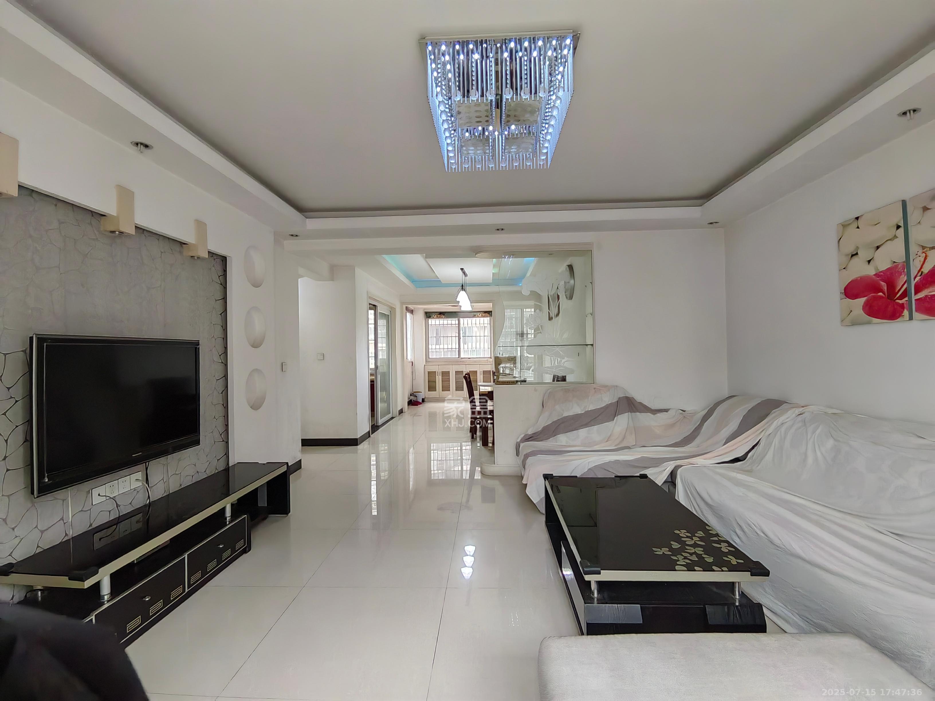 世景华庭 3室2厅1卫 1500.0元/月 世景华庭 3室2厅1卫 1500.0元/月室内图