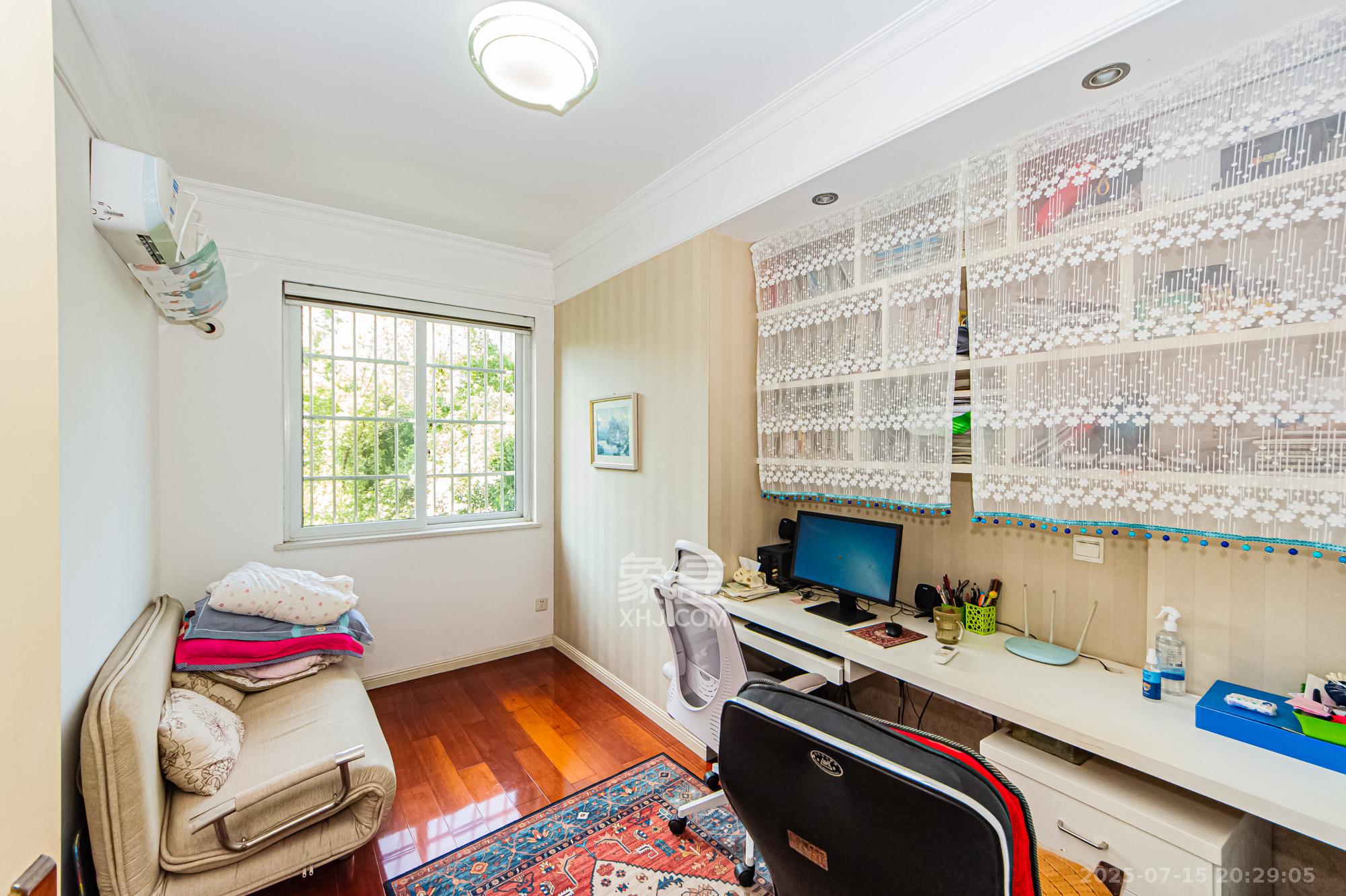 江临天下 4室2厅2卫 118.0万 江临天下 4室2厅2卫 118.0万卧室