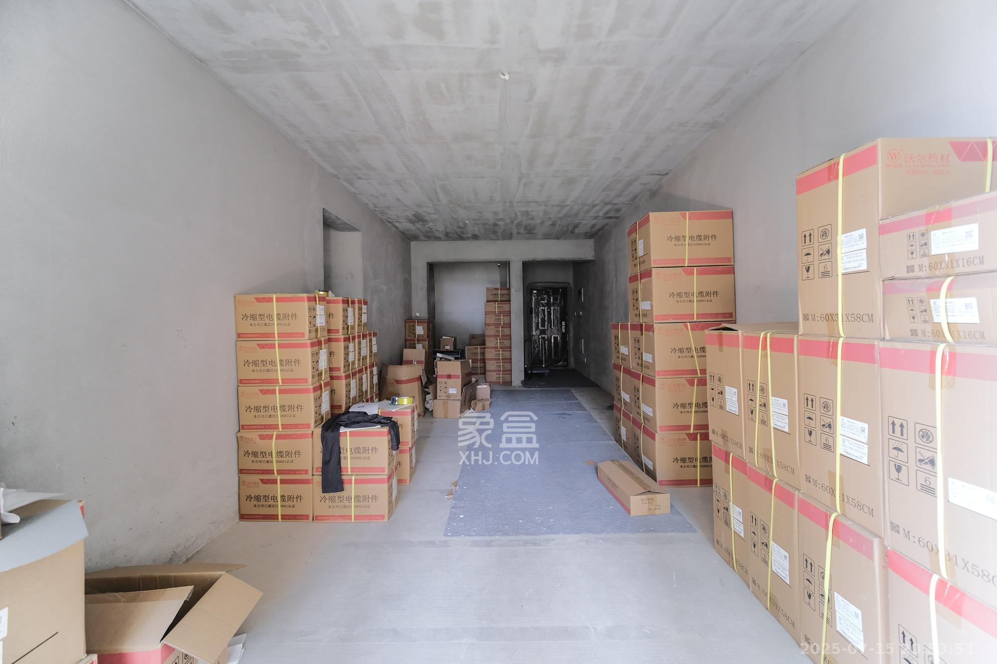 保利香槟国际  3室2厅2卫    74.0万 保利香槟国际  3室2厅2卫    74.0万客厅