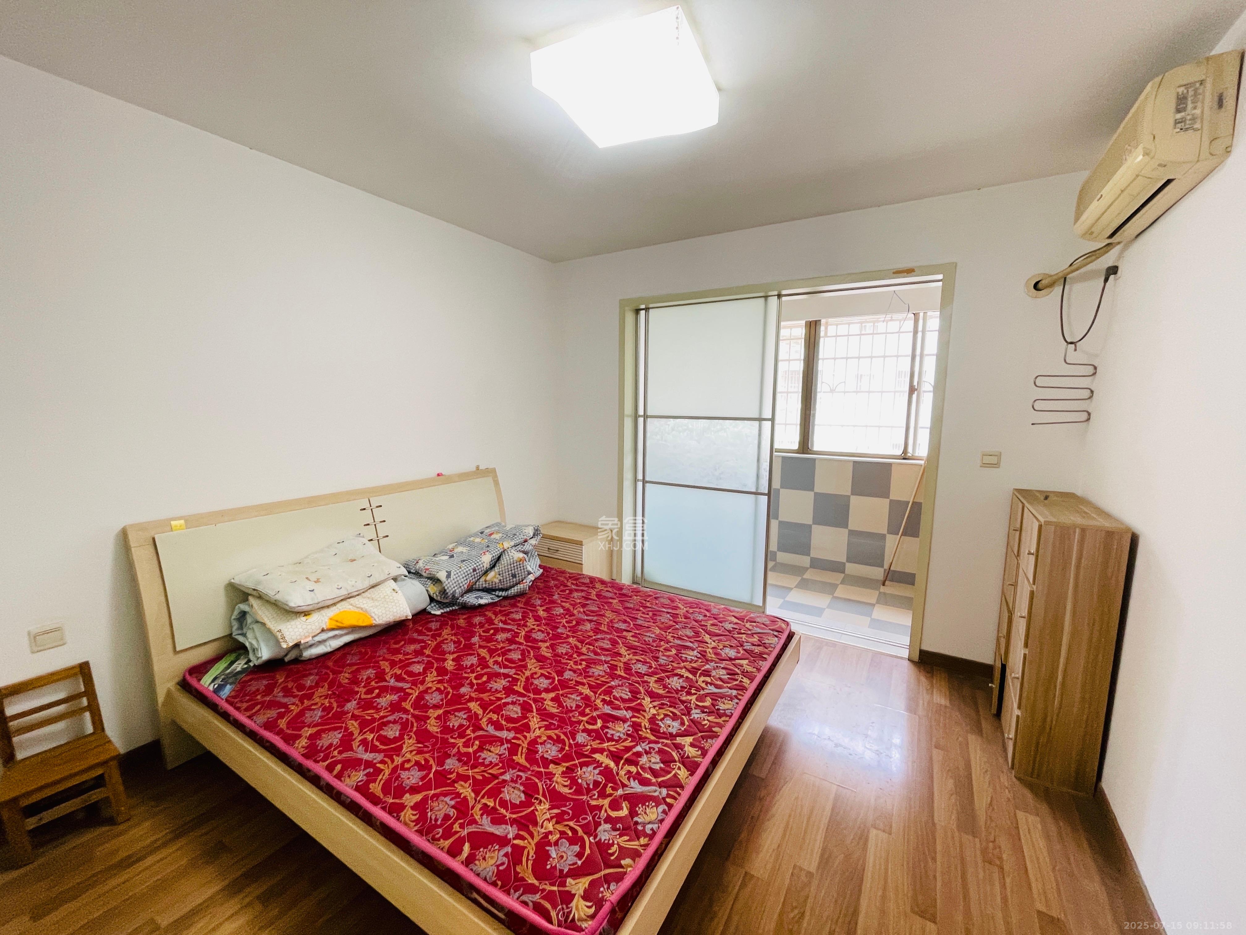 金峰小区北院(七里营社区) 4室2厅2卫 2300.0元/月 金峰小区北院(七里营社区) 4室2厅2卫 2300.0元/月室内图