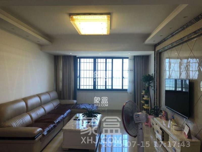 悦湖山  4室2厅2卫    2400.0元/月