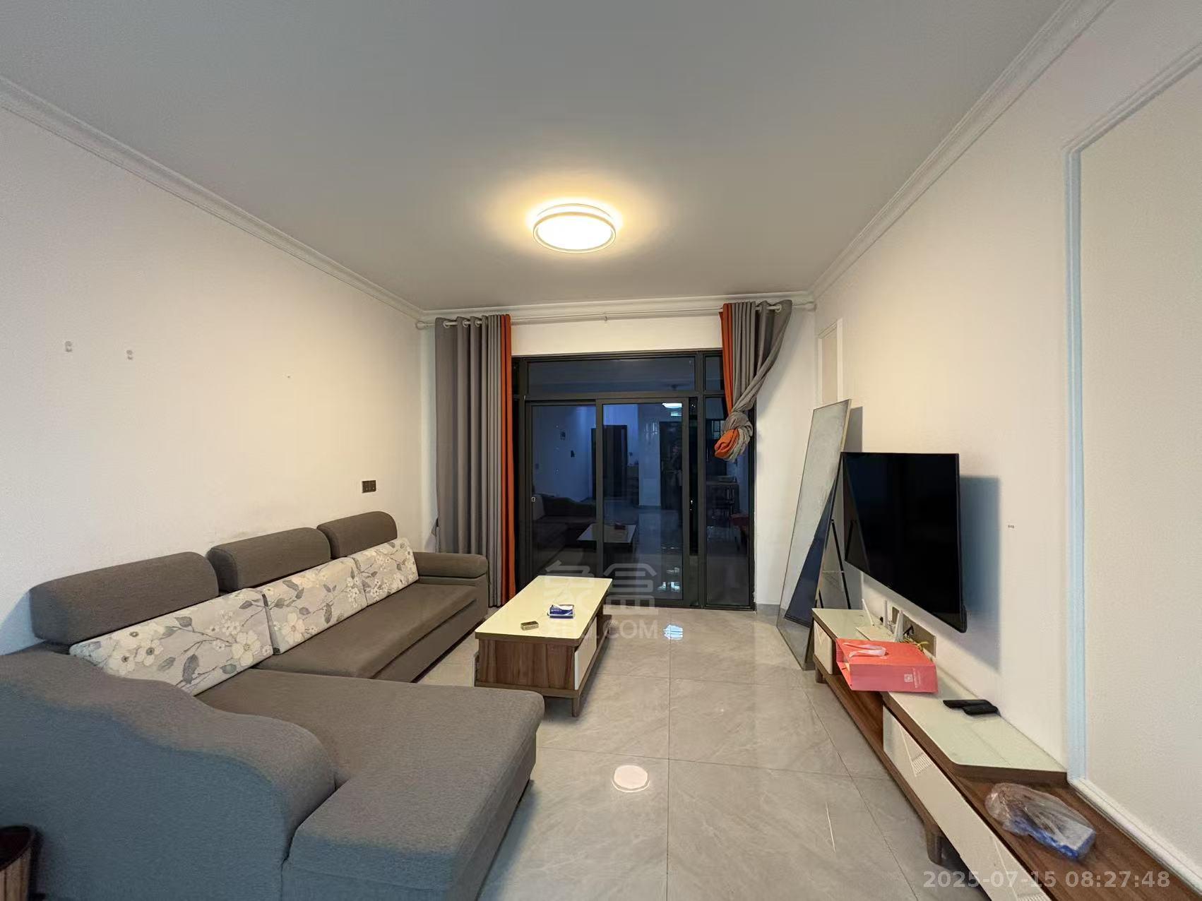 春藤小镇  3室2厅1卫    1600.0元/月室内图