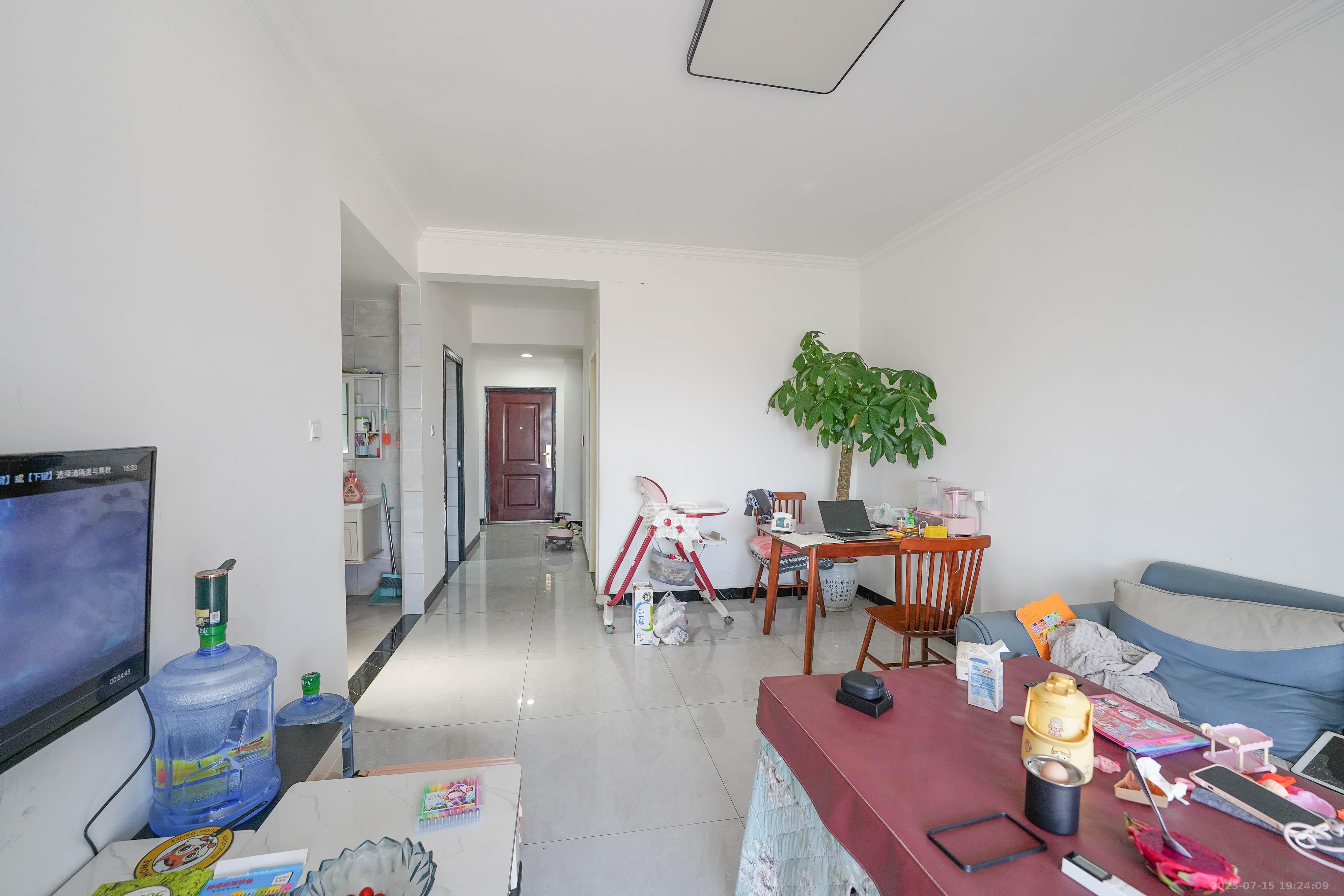 福天藏郡院子  3室2厅1卫    68.0万 福天藏郡院子  3室2厅1卫    68.0万客厅