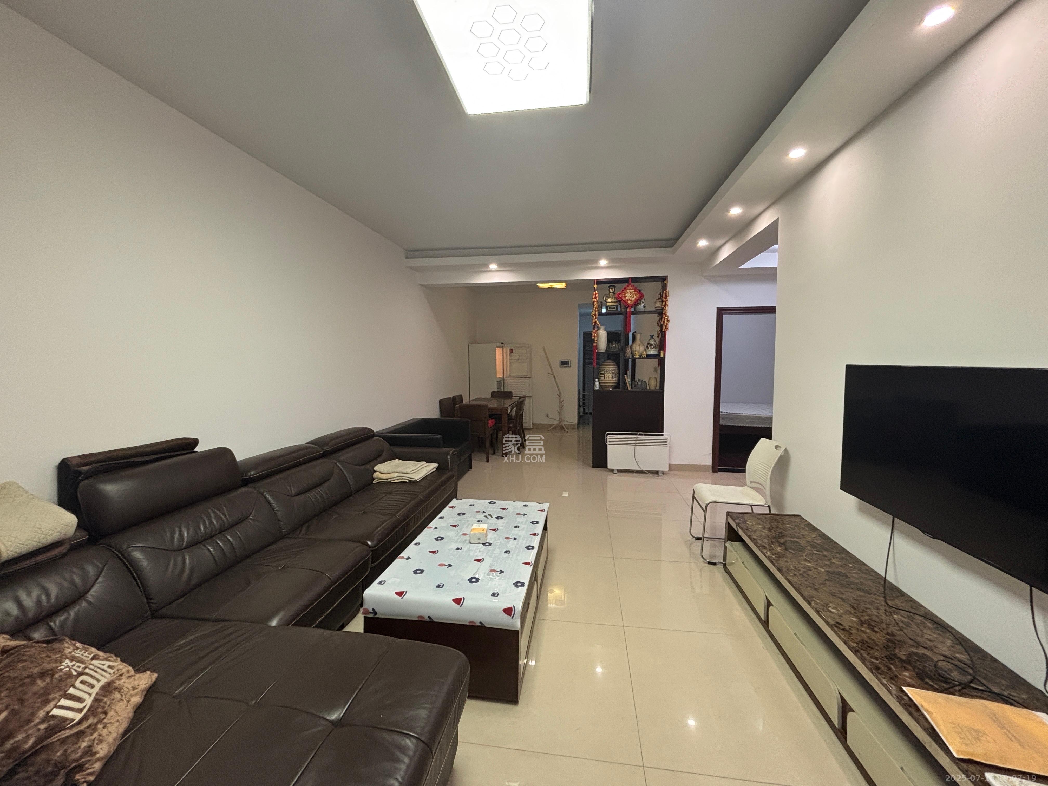 长盛岚庭 3室2厅1卫 1800.0元/月 长盛岚庭 3室2厅1卫 1800.0元/月室内图