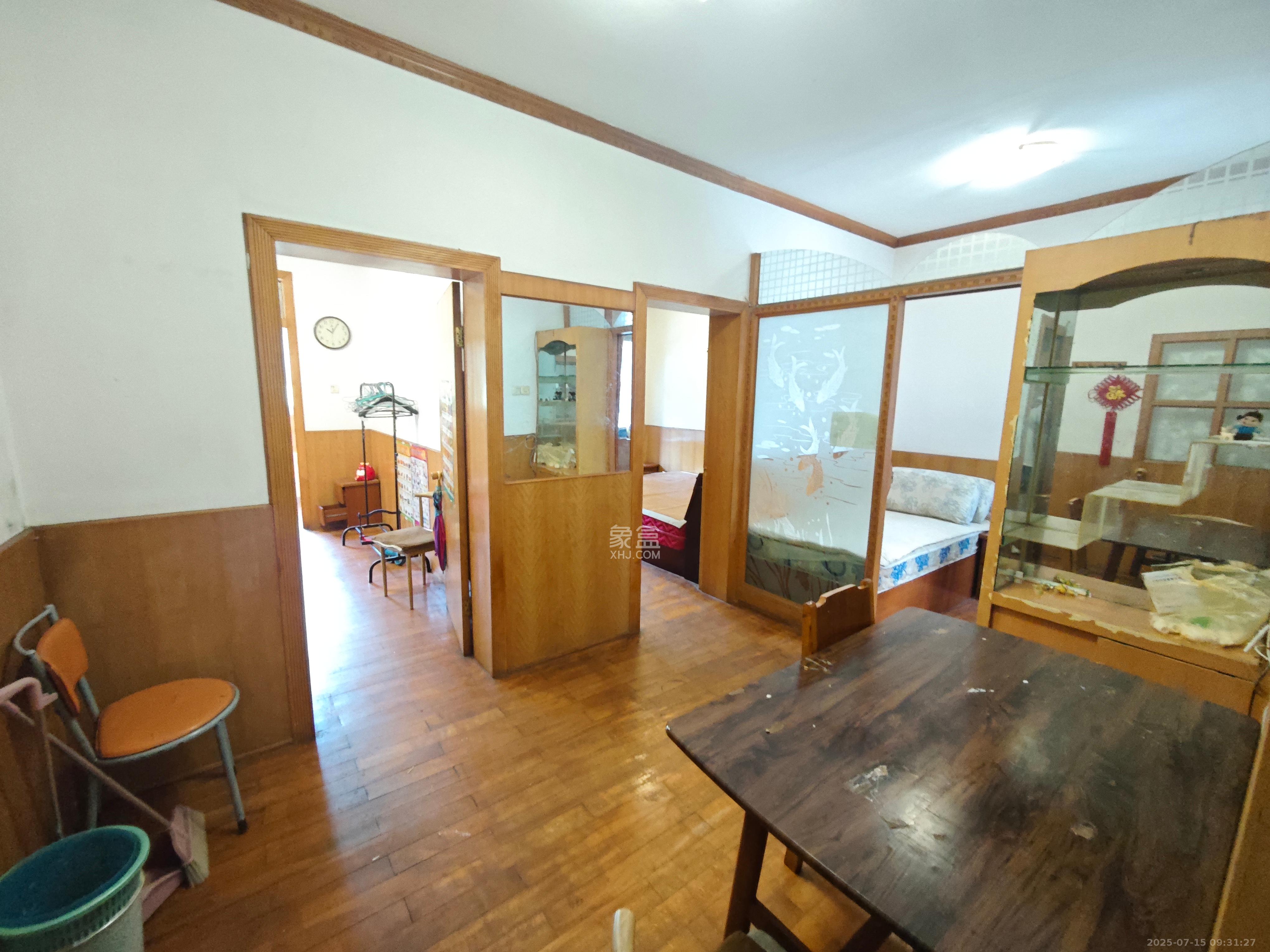 省人大常委会宿舍 2室2厅1卫 2800.0元/月 省人大常委会宿舍 2室2厅1卫 2800.0元/月室内图