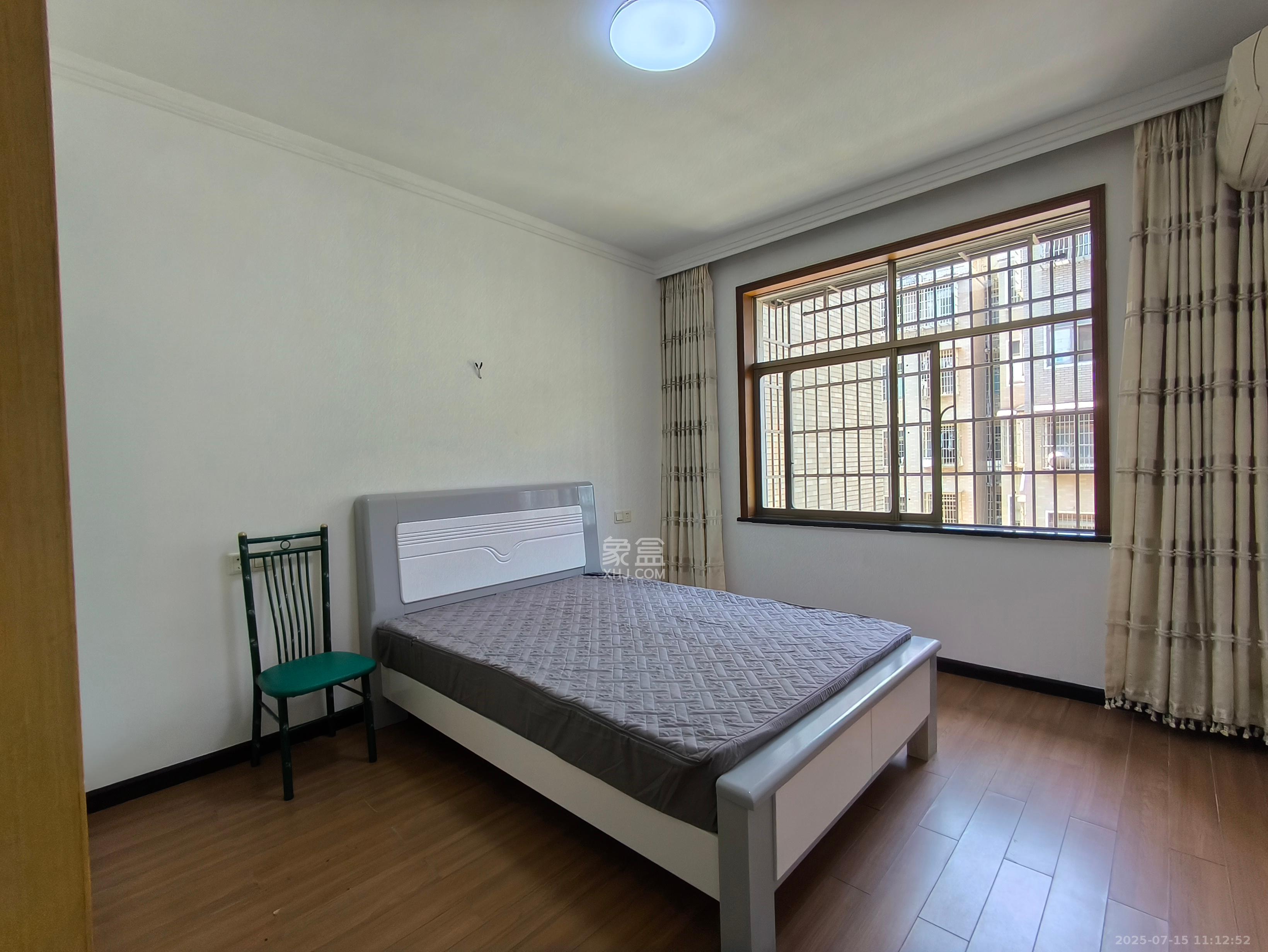 黄鹤小区2片  3室2厅2卫    2100.0元/月 黄鹤小区2片  3室2厅2卫    2100.0元/月室内图