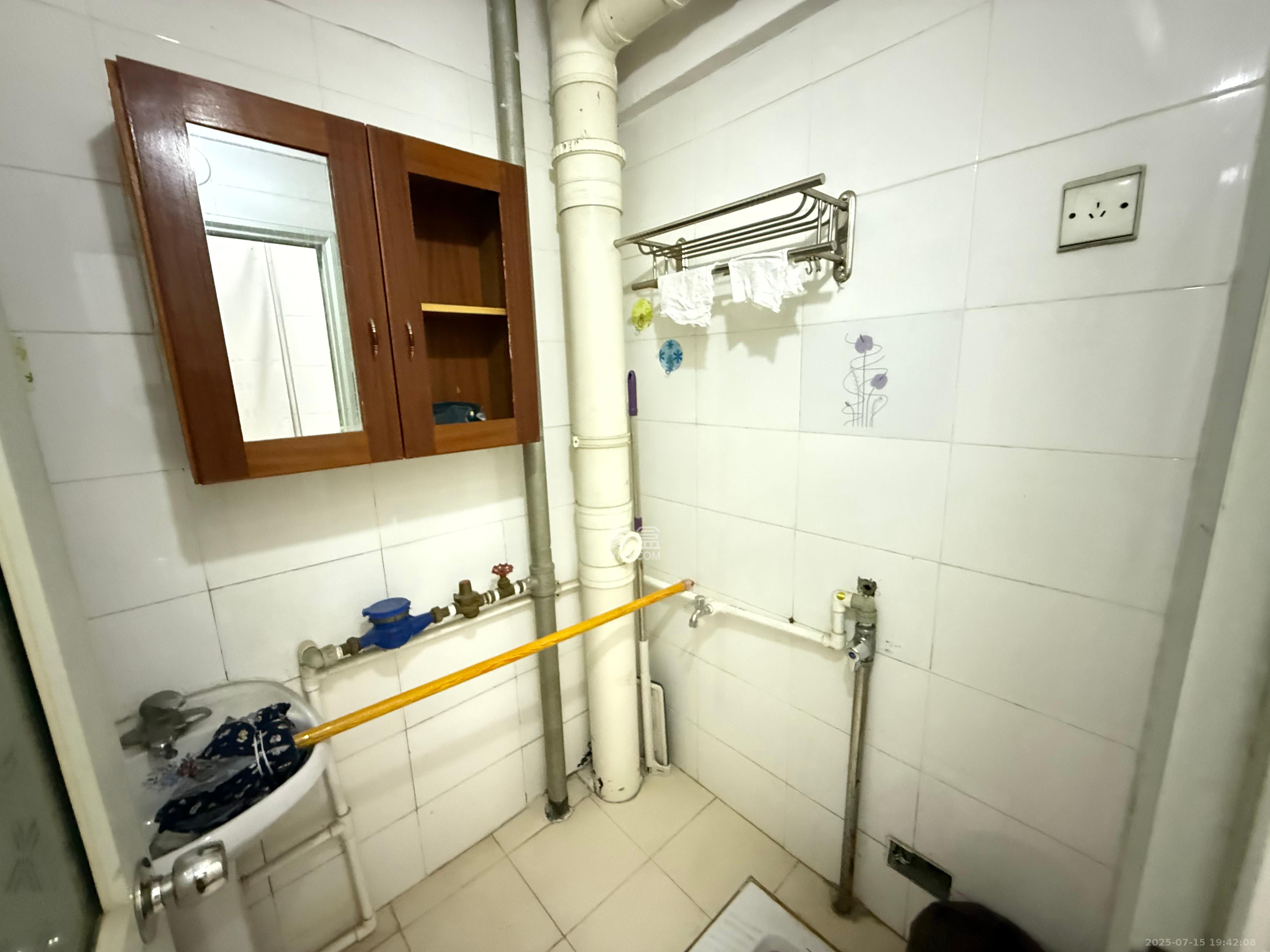 华菱新城地标  2室2厅1卫   1900.00元/月室内图