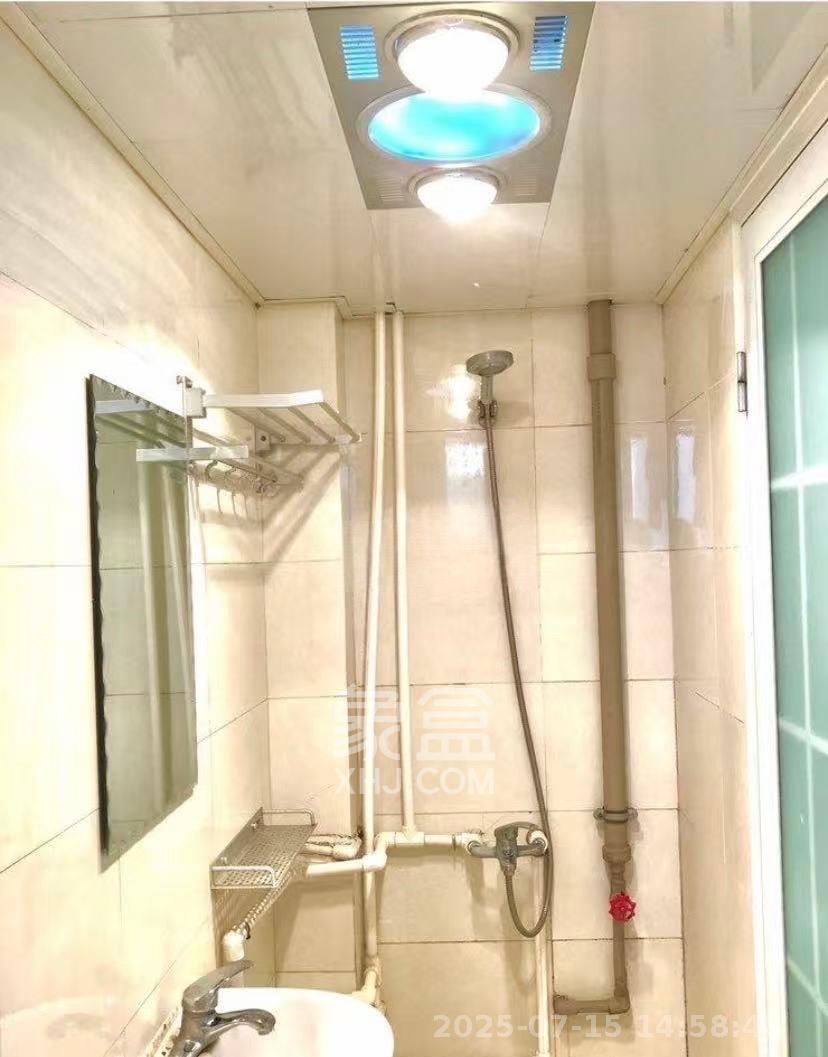 白沙晶城 1室1厅1卫 1600.0元/月 白沙晶城 1室1厅1卫 1600.0元/月室内图