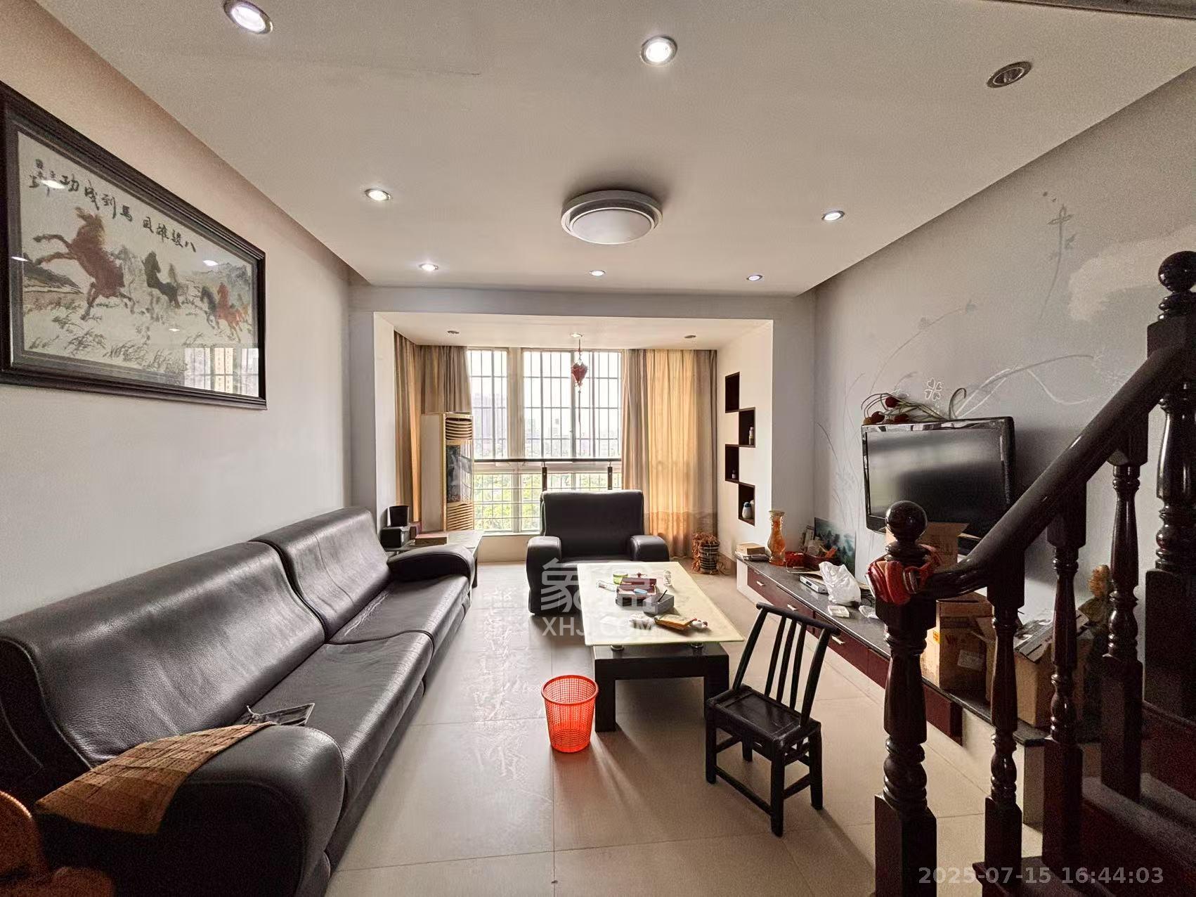 东城名苑 3室2厅2卫 2000.0元/月 东城名苑 3室2厅2卫 2000.0元/月户型图